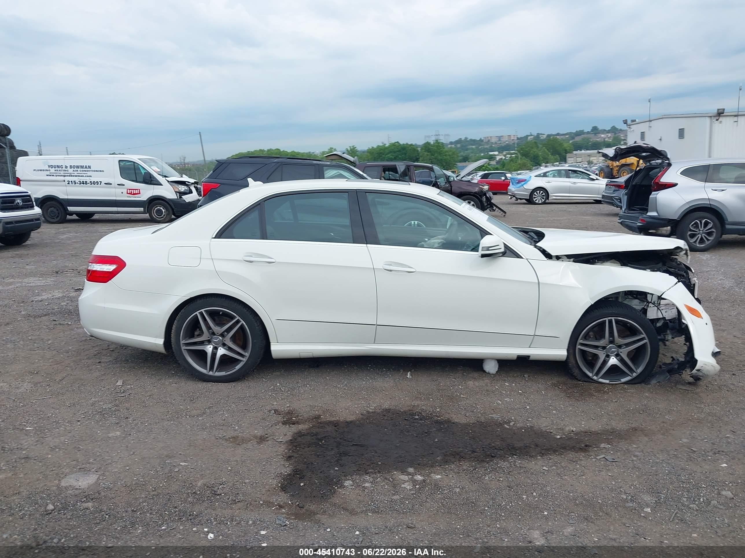 2011 Mercedes-benz E 550 4matic White vin: WDDHF9AB9BA440842