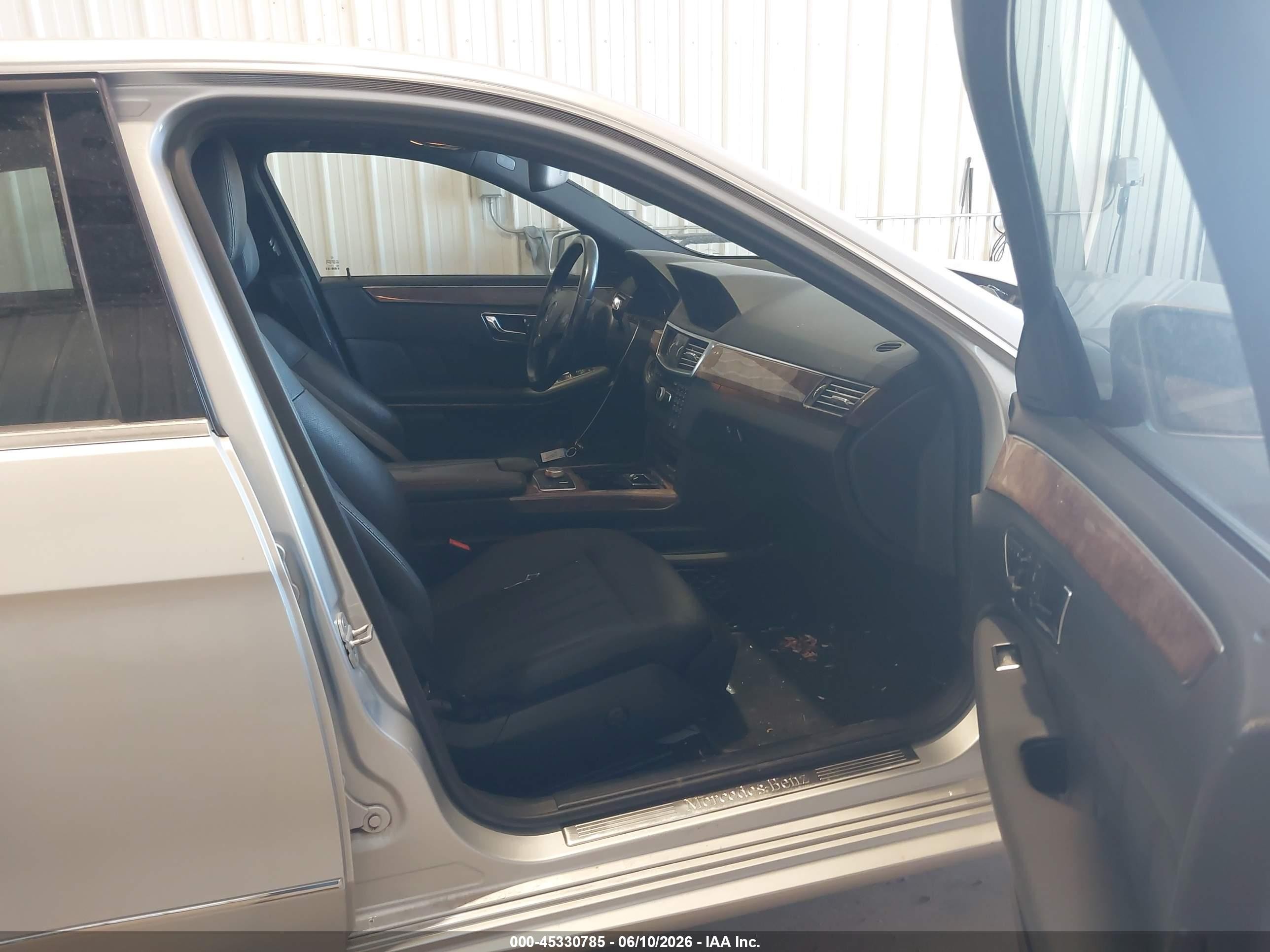 2011 Mercedes-benz E 550 4matic Gray vin: WDDHF9ABXBA500417