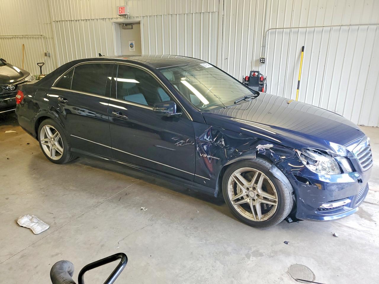 2013 Mercedes-benz E 550 4matic Синий vin: WDDHF9BB0DA681514
