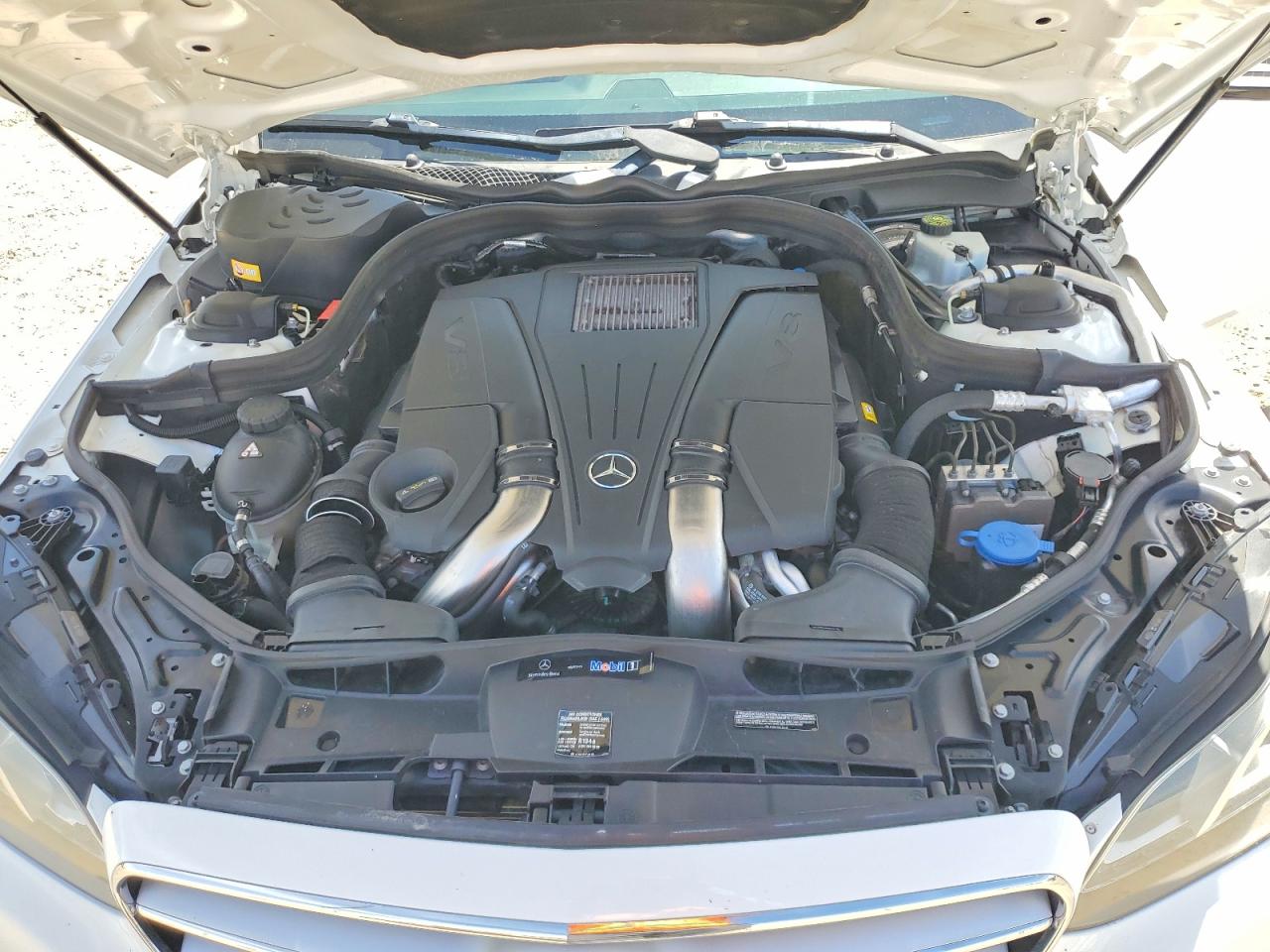 2014 Mercedes-benz E 550 4matic White vin: WDDHF9BB1EA995190