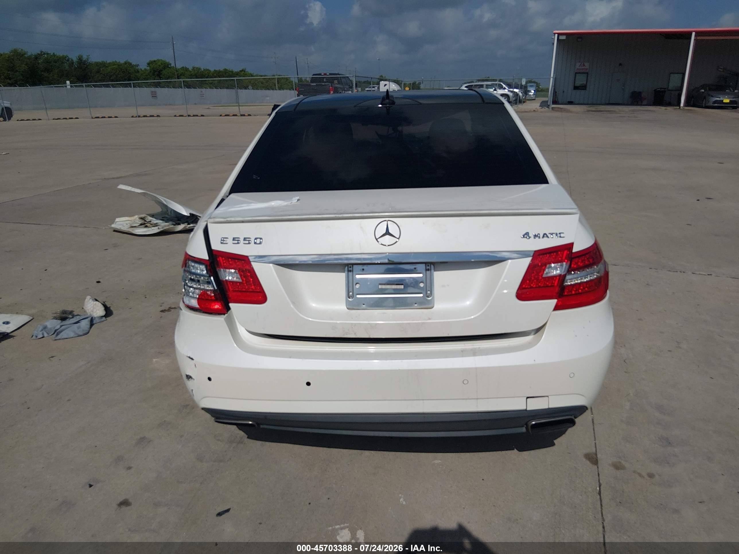 2012 Mercedes-benz E 550 4matic White vin: WDDHF9BB3CA606269