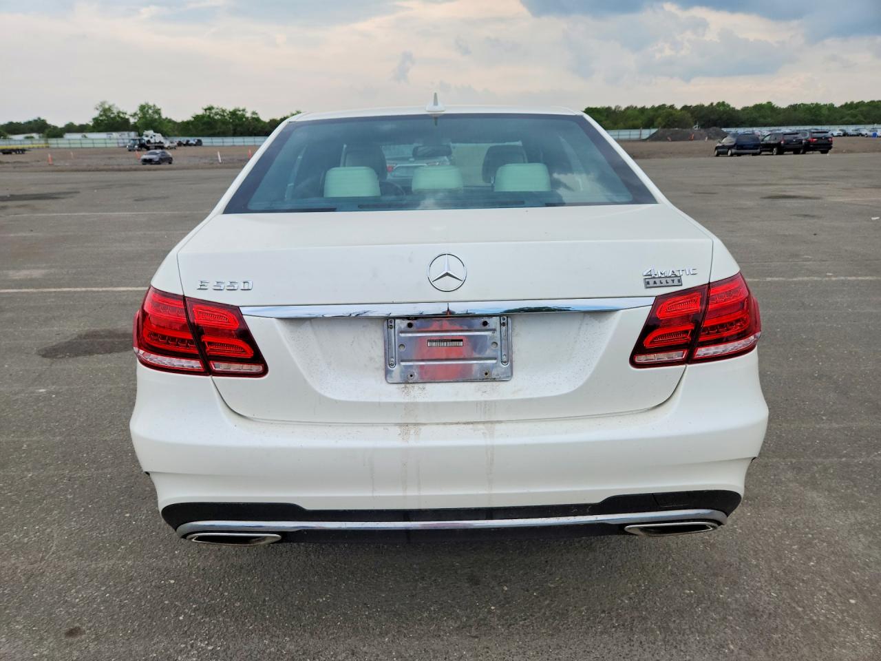 2014 Mercedes-benz E 550 4matic Белый vin: WDDHF9BB4EB000041