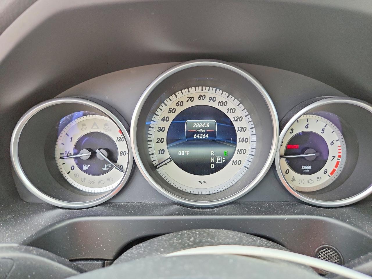 2014 Mercedes-benz E 550 4matic Белый vin: WDDHF9BB4EB000041