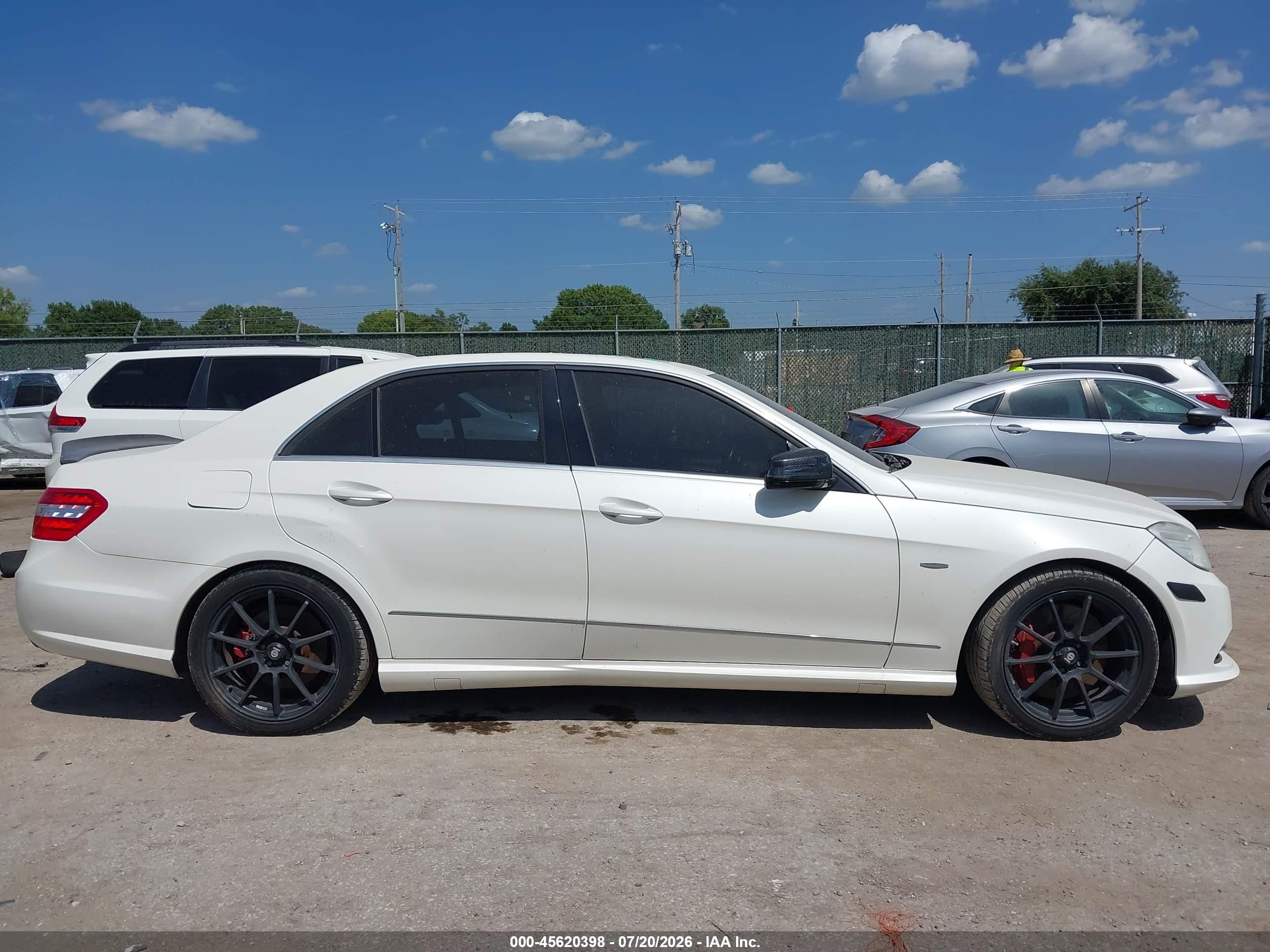 2012 Mercedes-benz E 550 4matic White vin: WDDHF9BB5CA544020