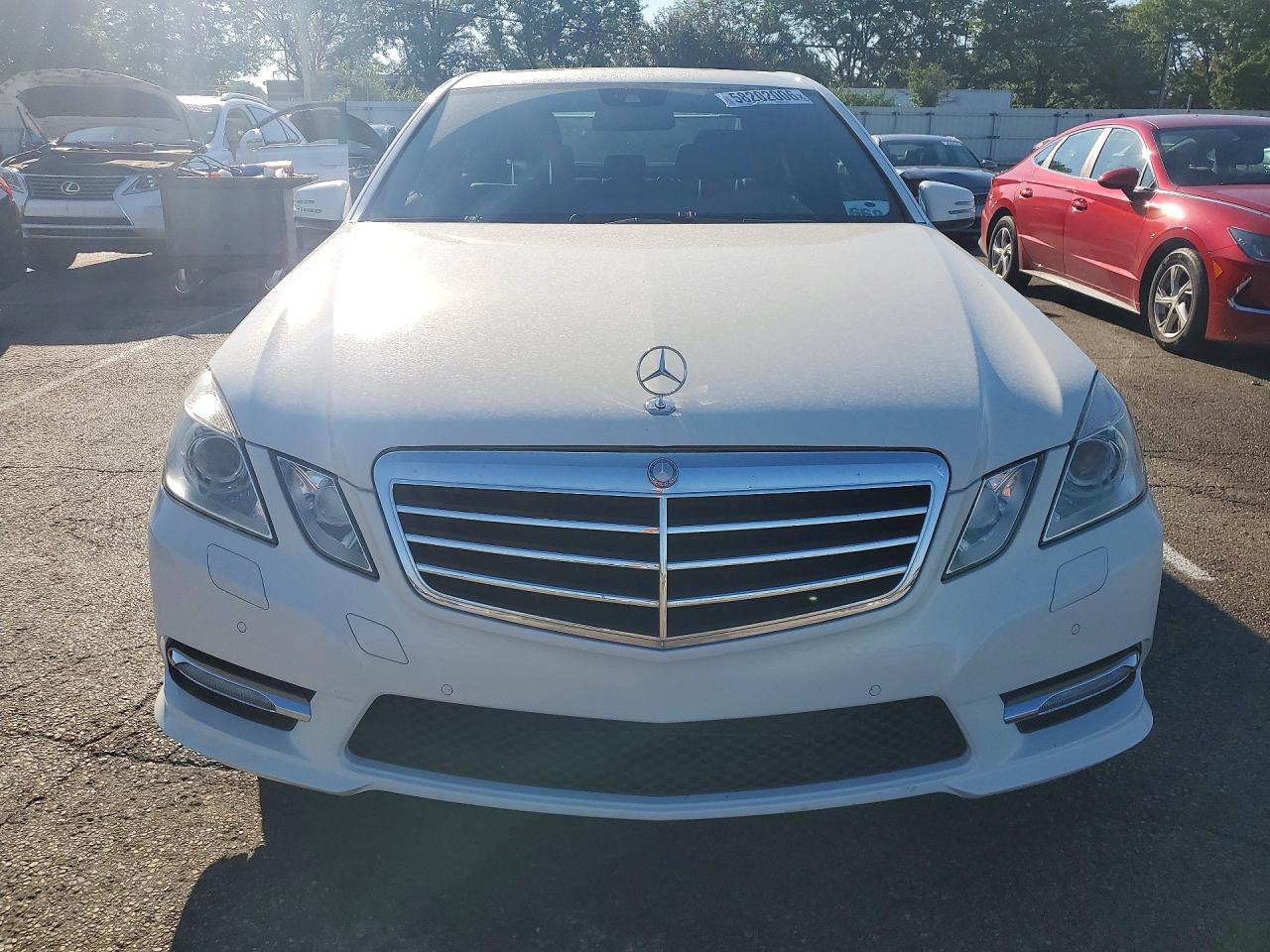 2012 Mercedes-benz E 550 4matic White vin: WDDHF9BB6CA606315