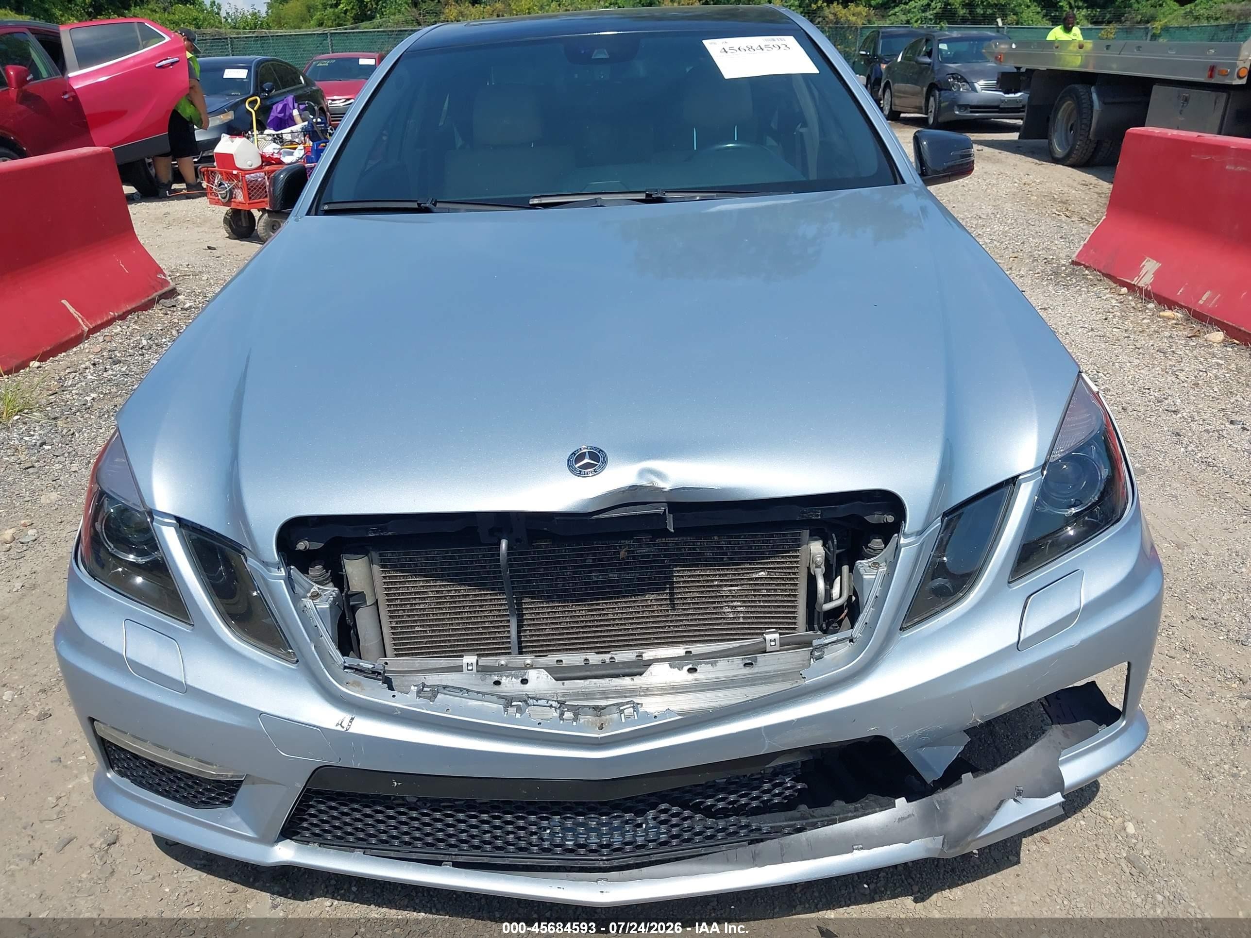 2013 Mercedes-benz E 550 4matic Silver vin: WDDHF9BB6DA720350