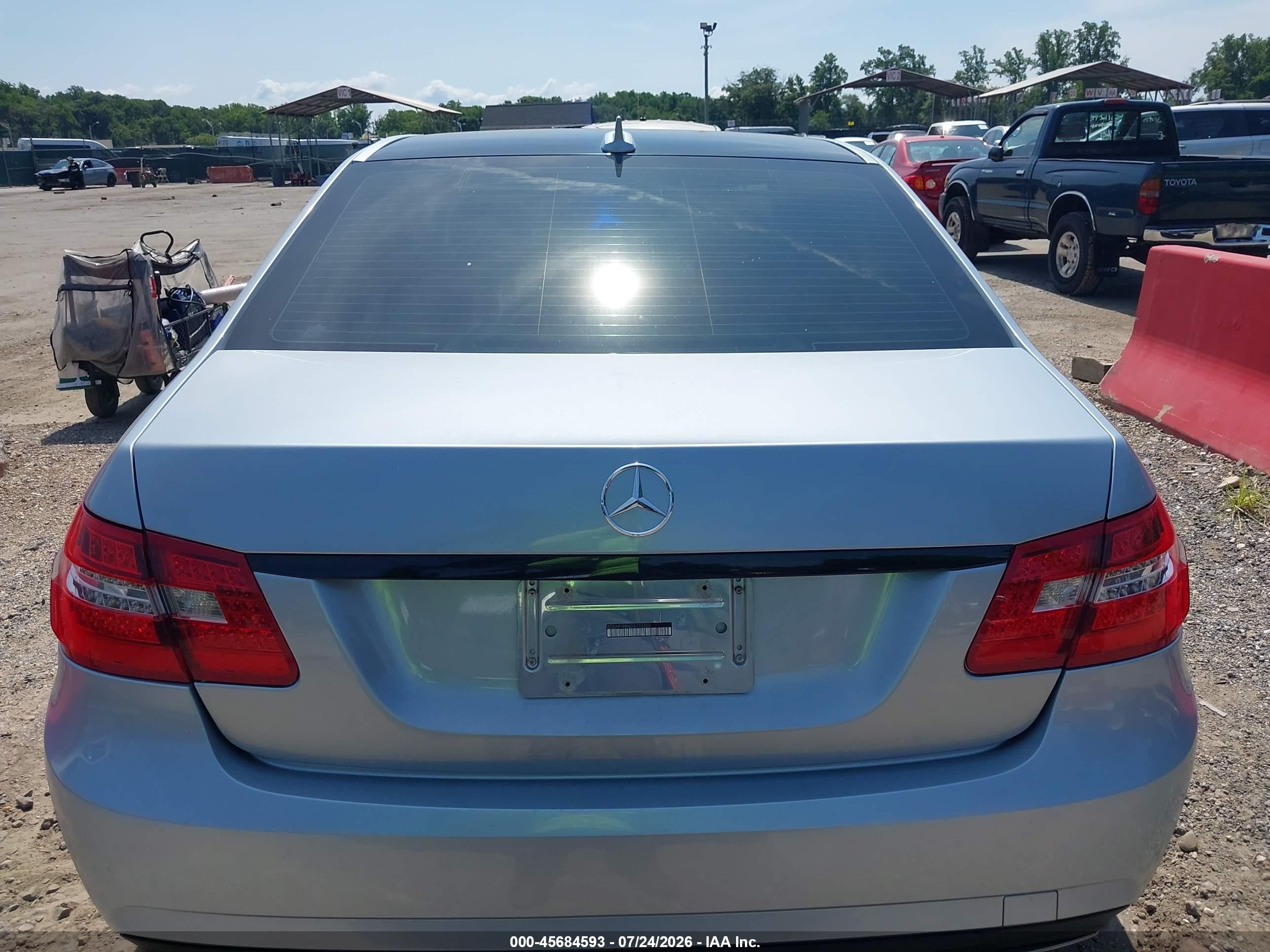 2013 Mercedes-benz E 550 4matic Silver vin: WDDHF9BB6DA720350