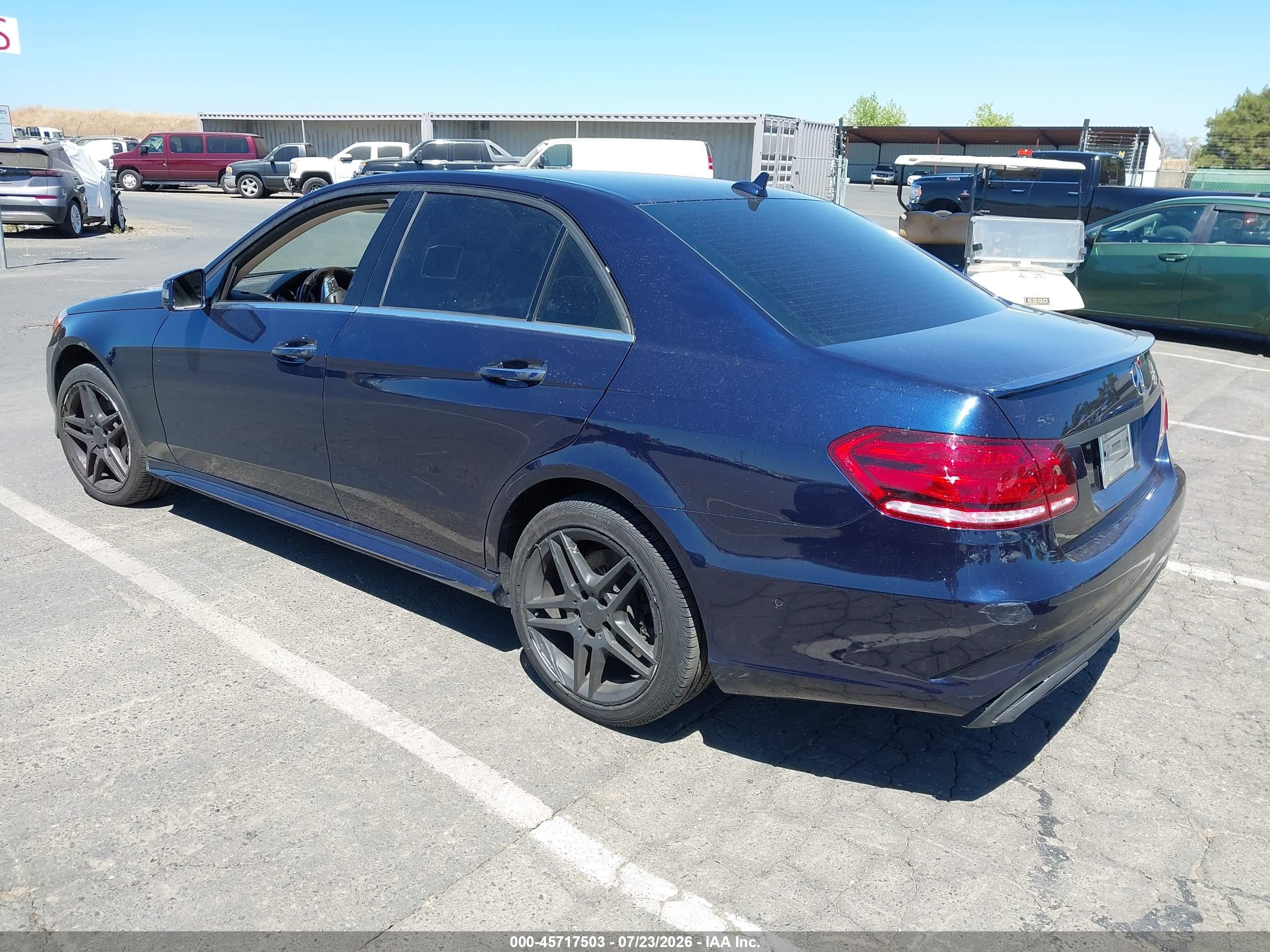 2014 Mercedes-benz E 550 4matic Синий vin: WDDHF9BBXEB026269