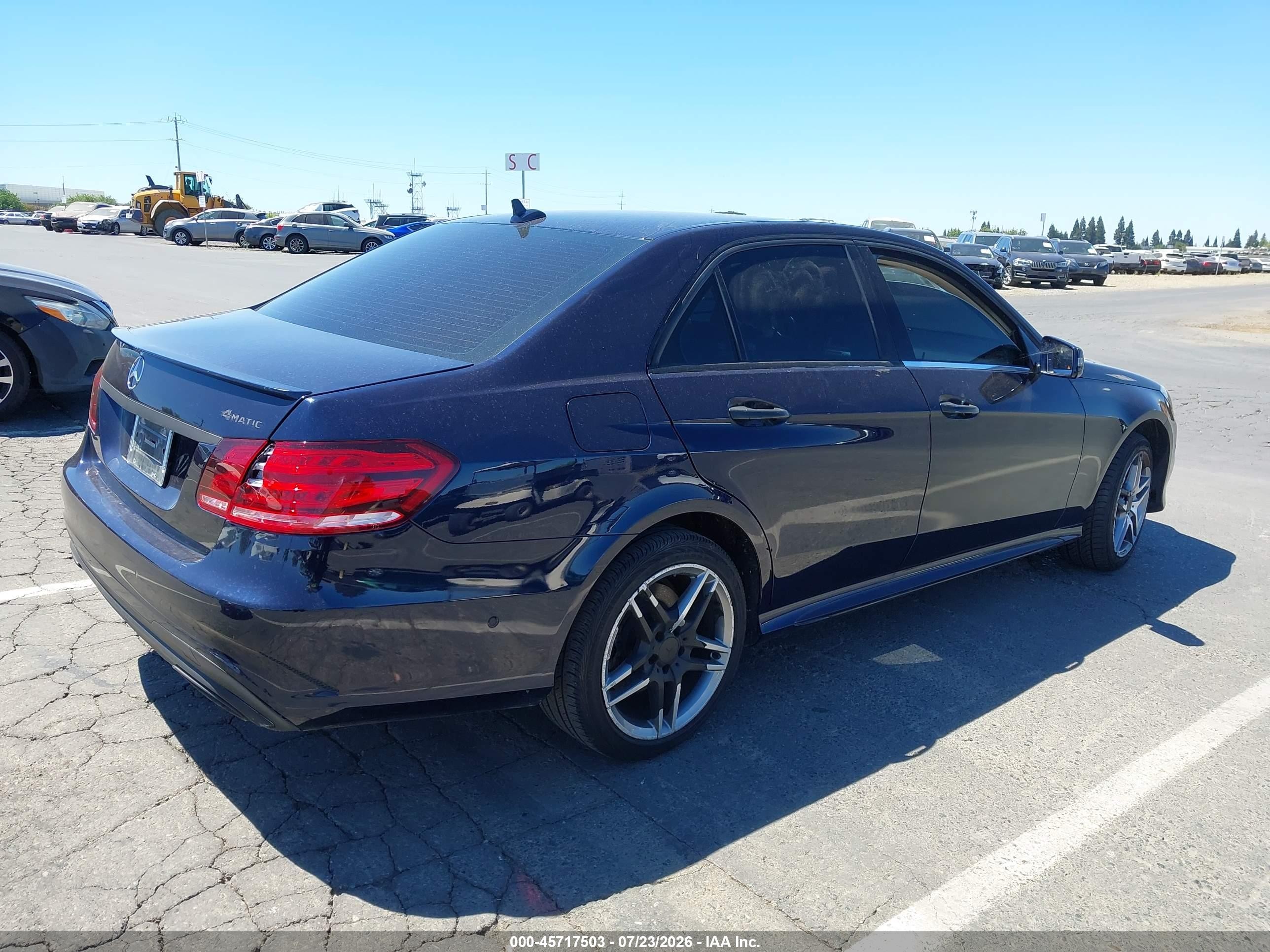 2014 Mercedes-benz E 550 4matic Синий vin: WDDHF9BBXEB026269