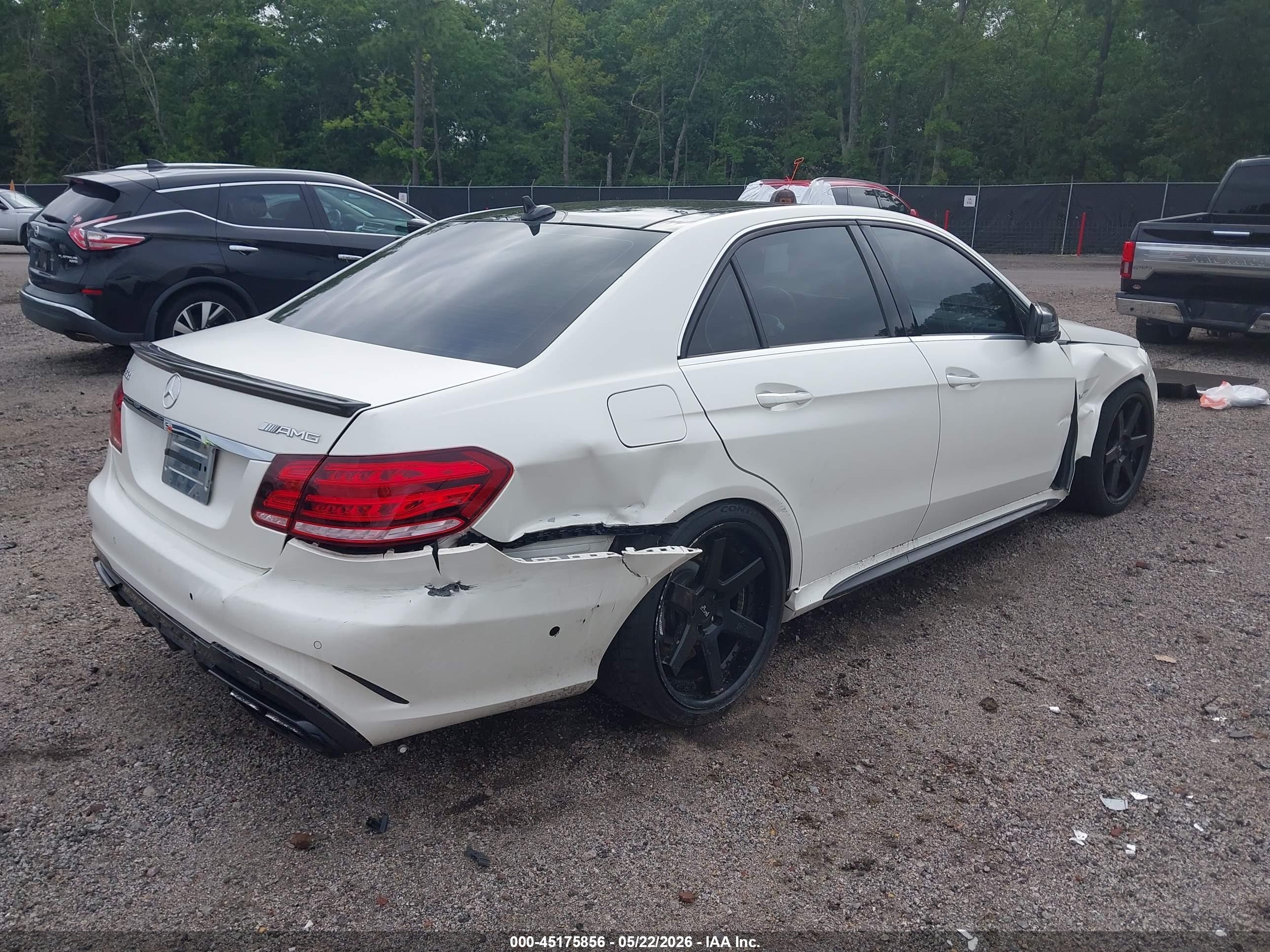 2014 Mercedes-benz E 63 Amg 4matic Белый vin: WDDHF9CB6EA977069
