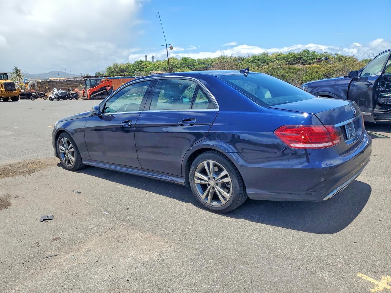 2014 Mercedes-benz E-class E400 Hybrid Blue vin: WDDHF9FB9EB073156
