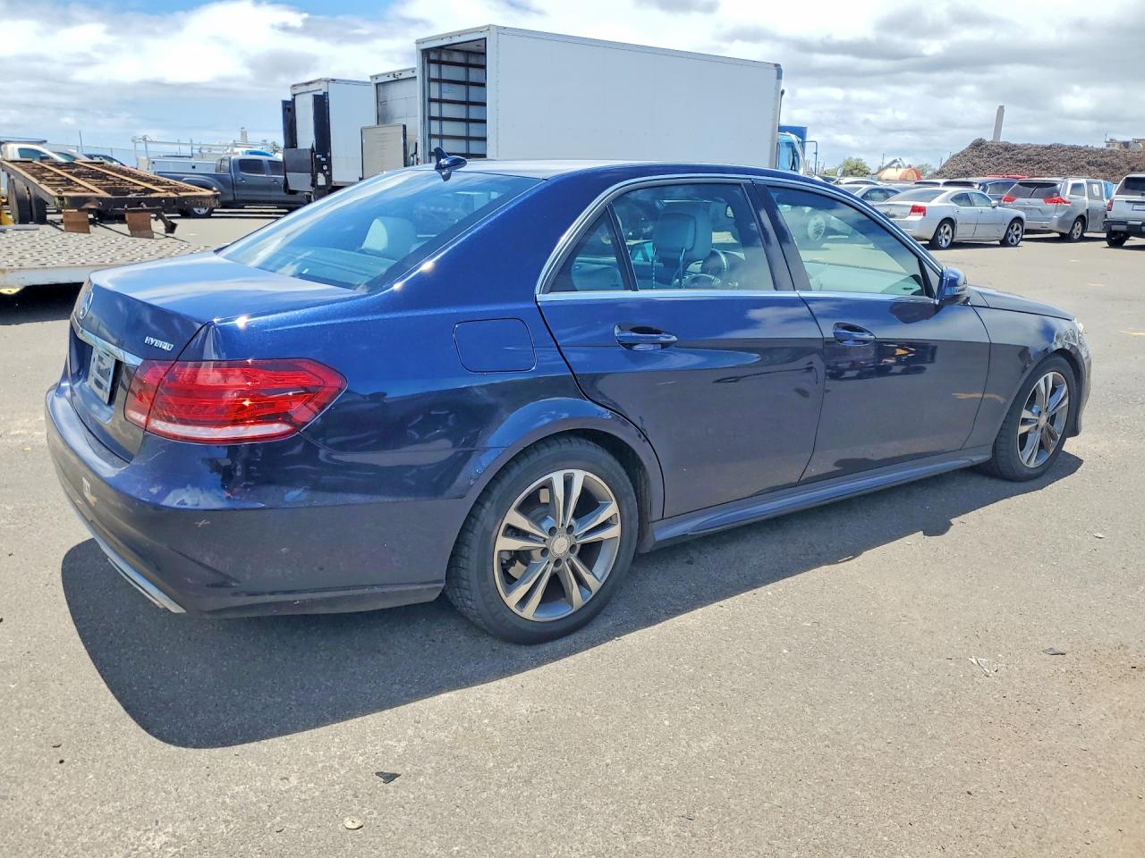 2014 Mercedes-benz E-class E400 Hybrid Blue vin: WDDHF9FB9EB073156