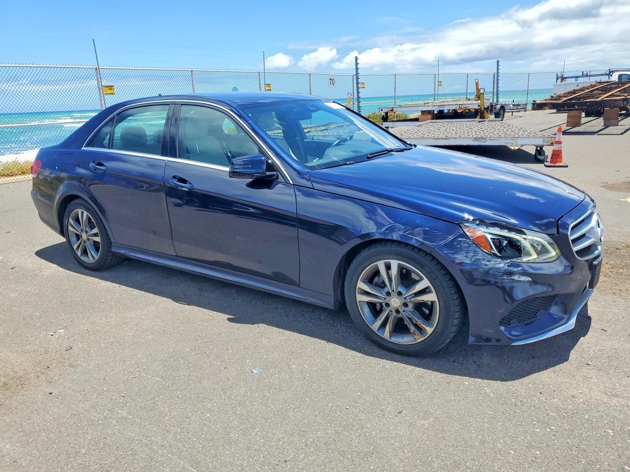 2014 Mercedes-benz E-class E400 Hybrid Blue vin: WDDHF9FB9EB073156