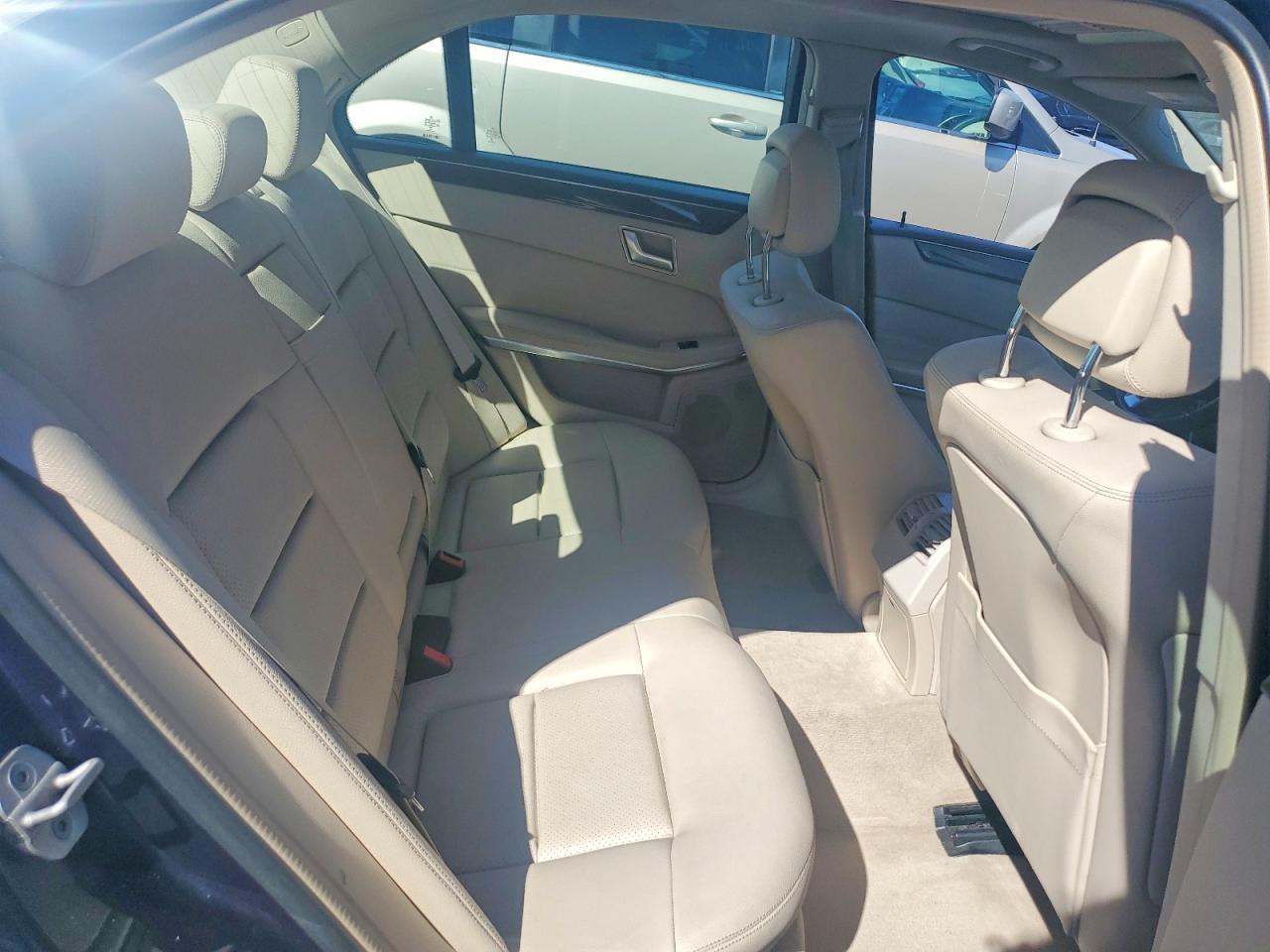 2014 Mercedes-benz E 250 Bluetec Blue vin: WDDHF9HB8EB033972