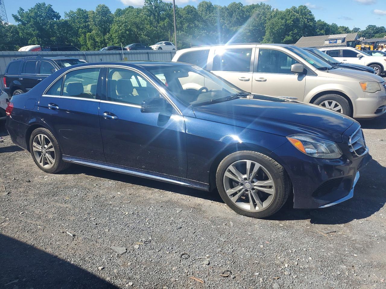 2014 Mercedes-benz E 250 Bluetec Blue vin: WDDHF9HB8EB033972