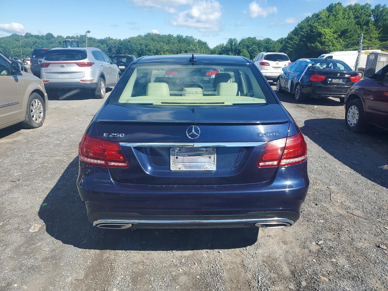 2014 Mercedes-benz E 250 Bluetec Blue vin: WDDHF9HB8EB033972