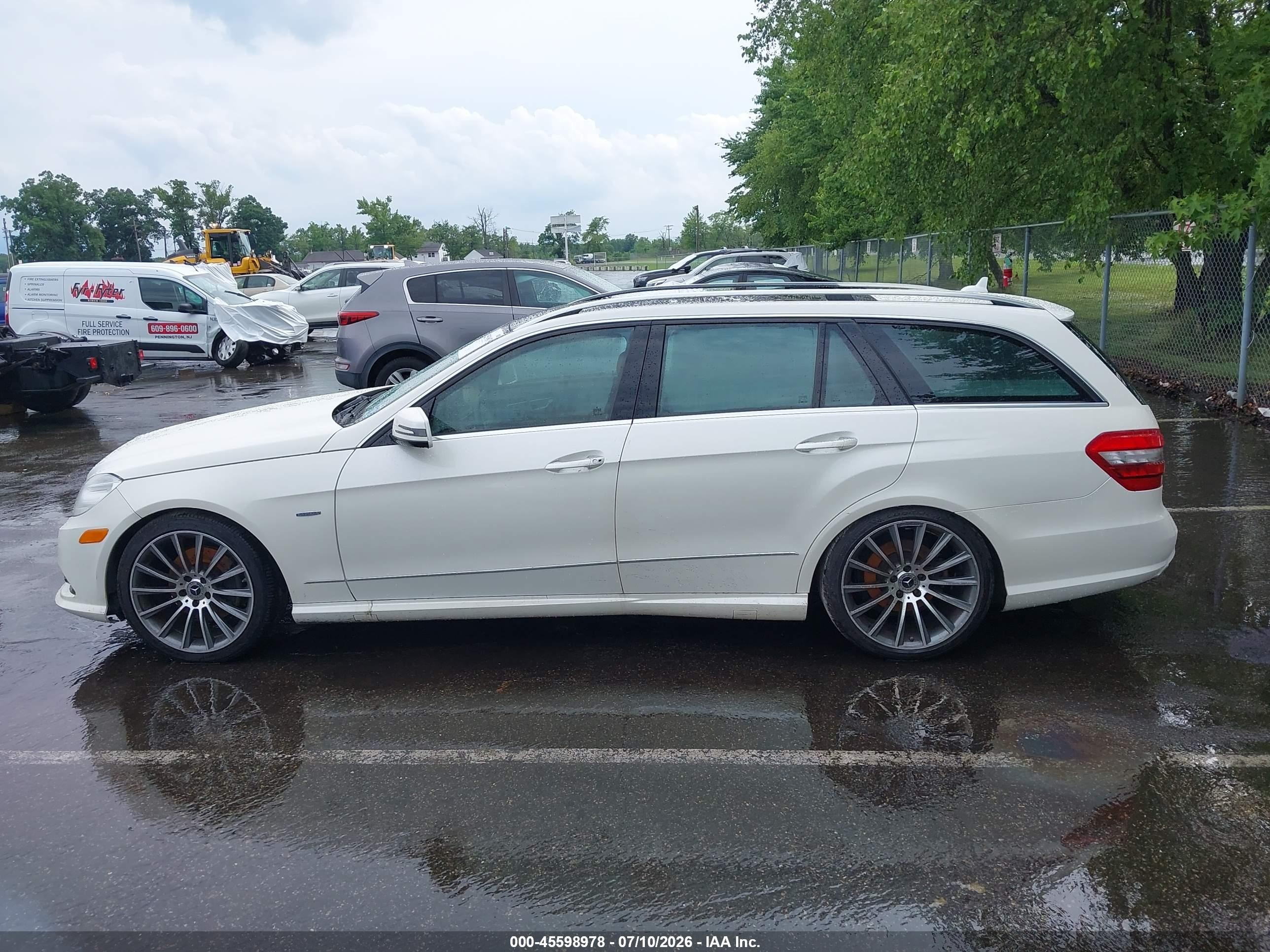 2012 Mercedes-benz E 350 4matic White vin: WDDHH8JB2CA579474
