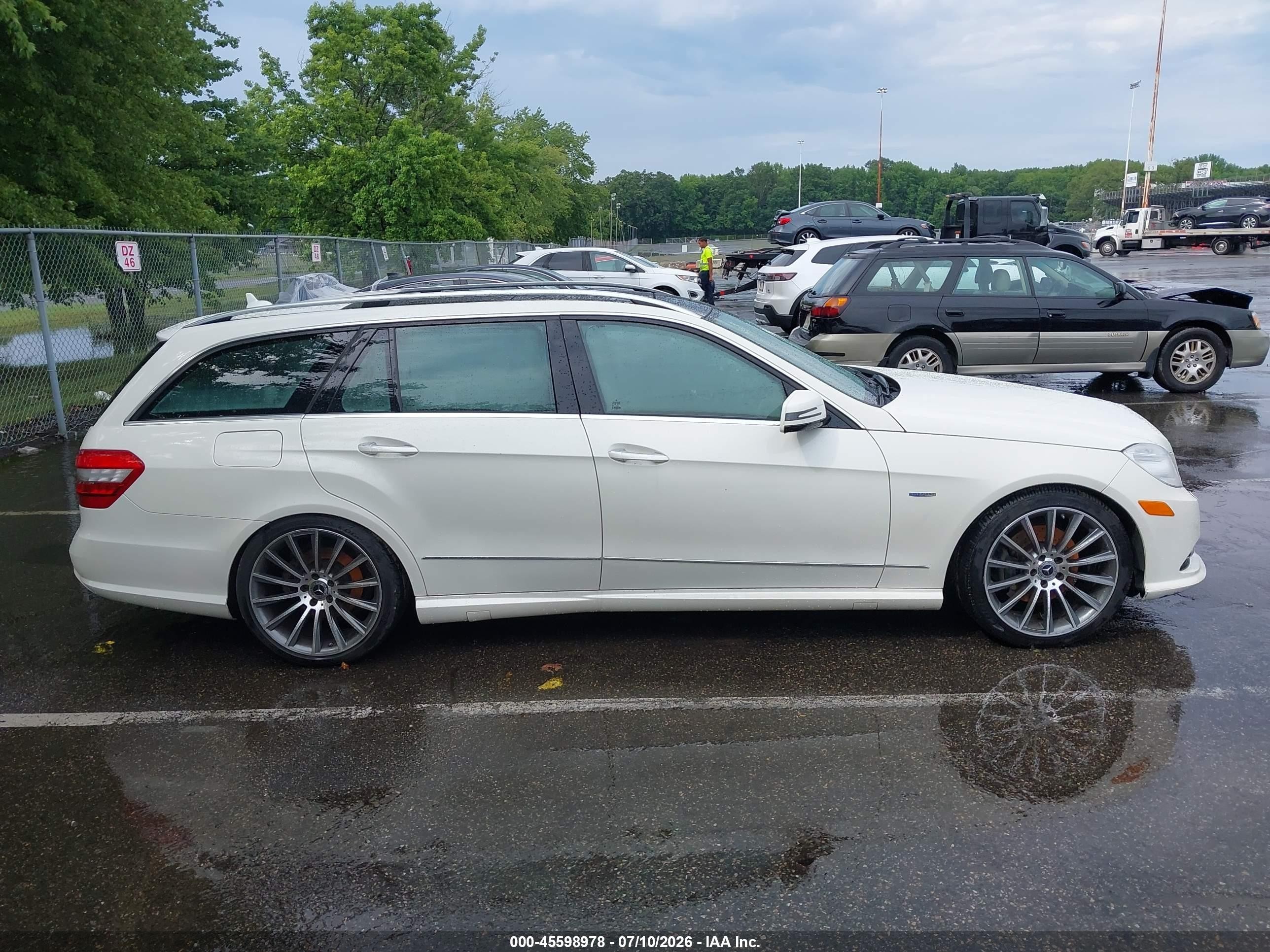 2012 Mercedes-benz E 350 4matic White vin: WDDHH8JB2CA579474