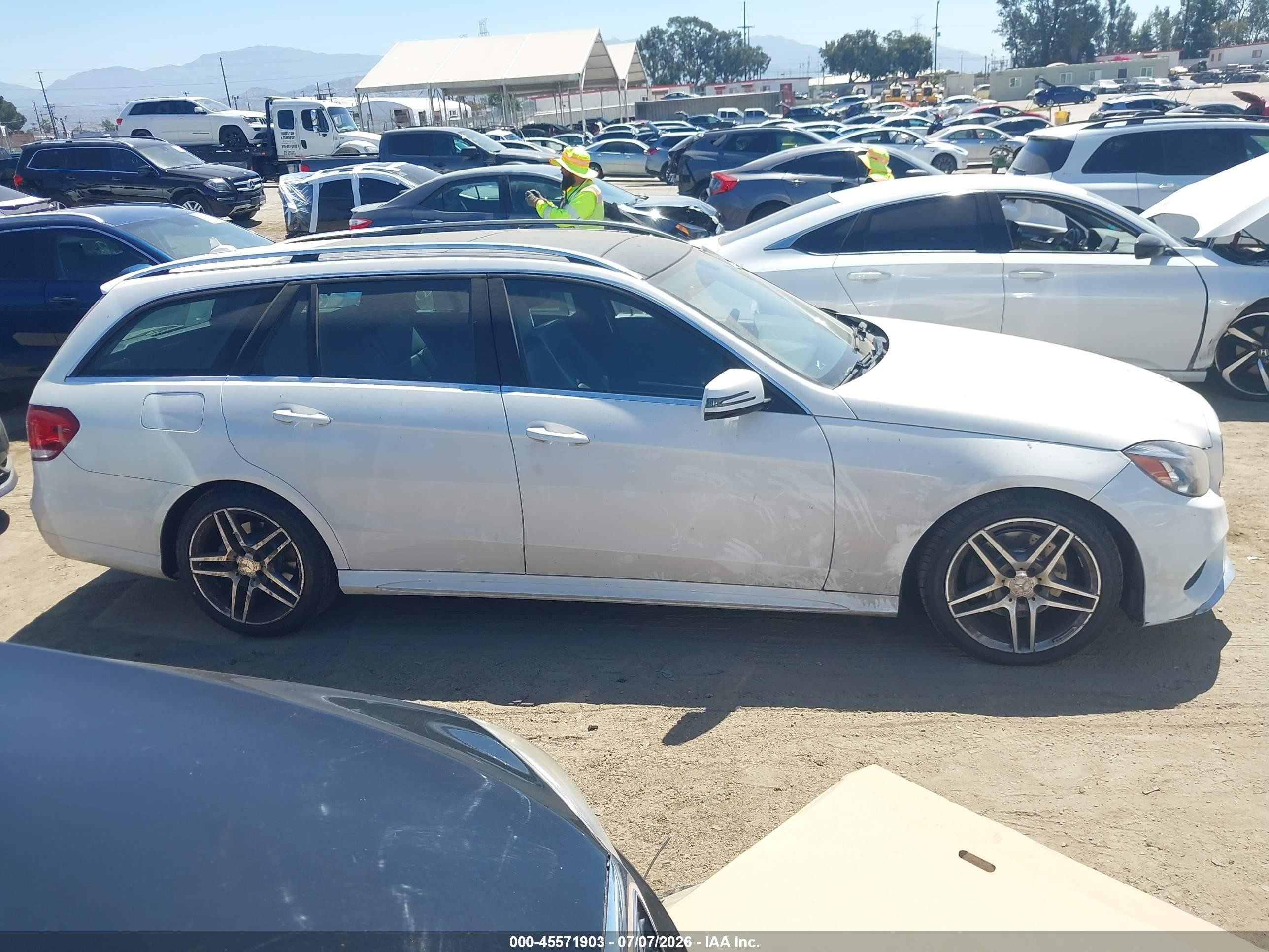 2014 Mercedes-benz E 350 4matic White vin: WDDHH8JB5EA790204