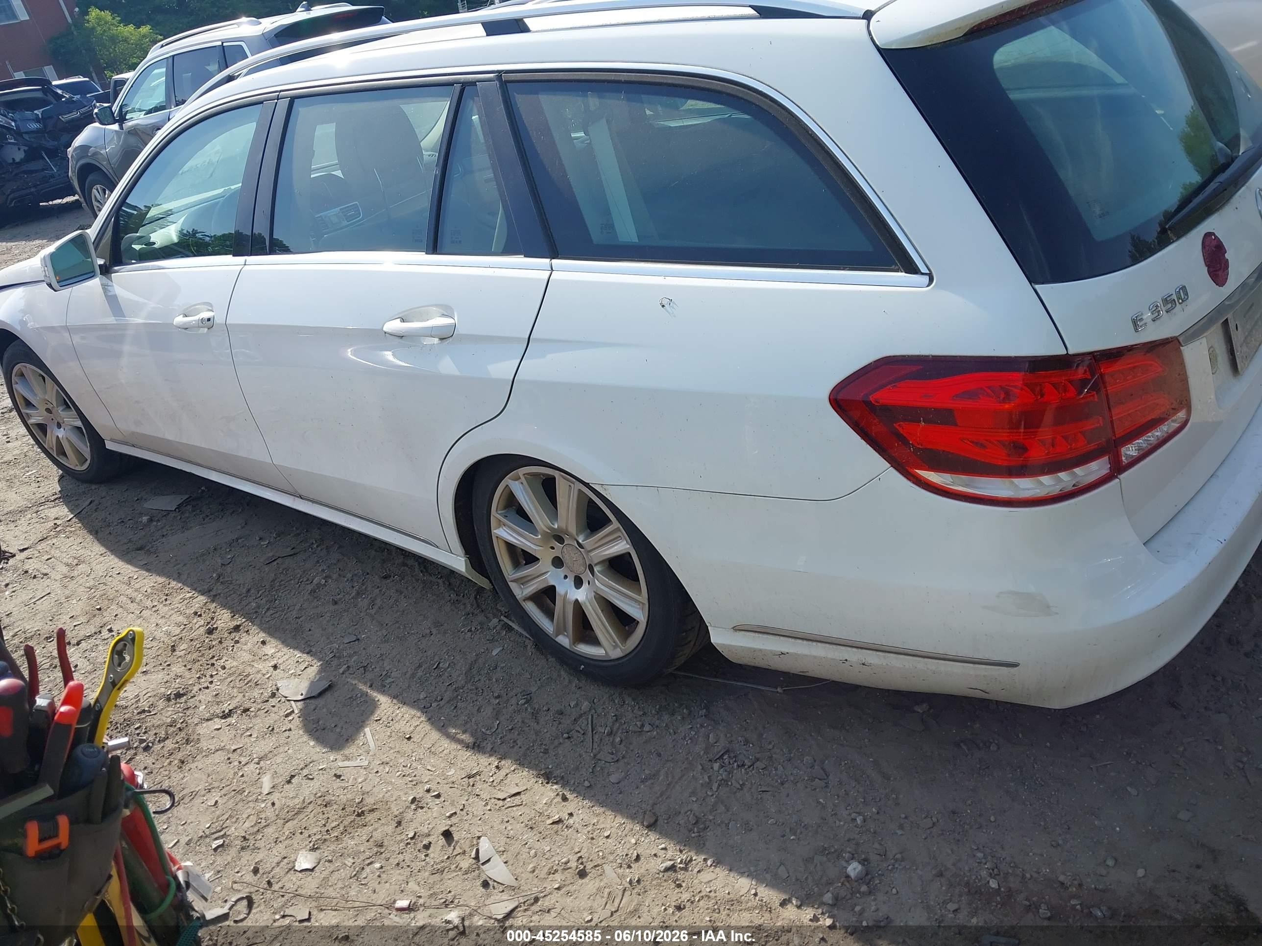 2014 Mercedes-benz E 350 4matic White vin: WDDHH8JB6EA871552