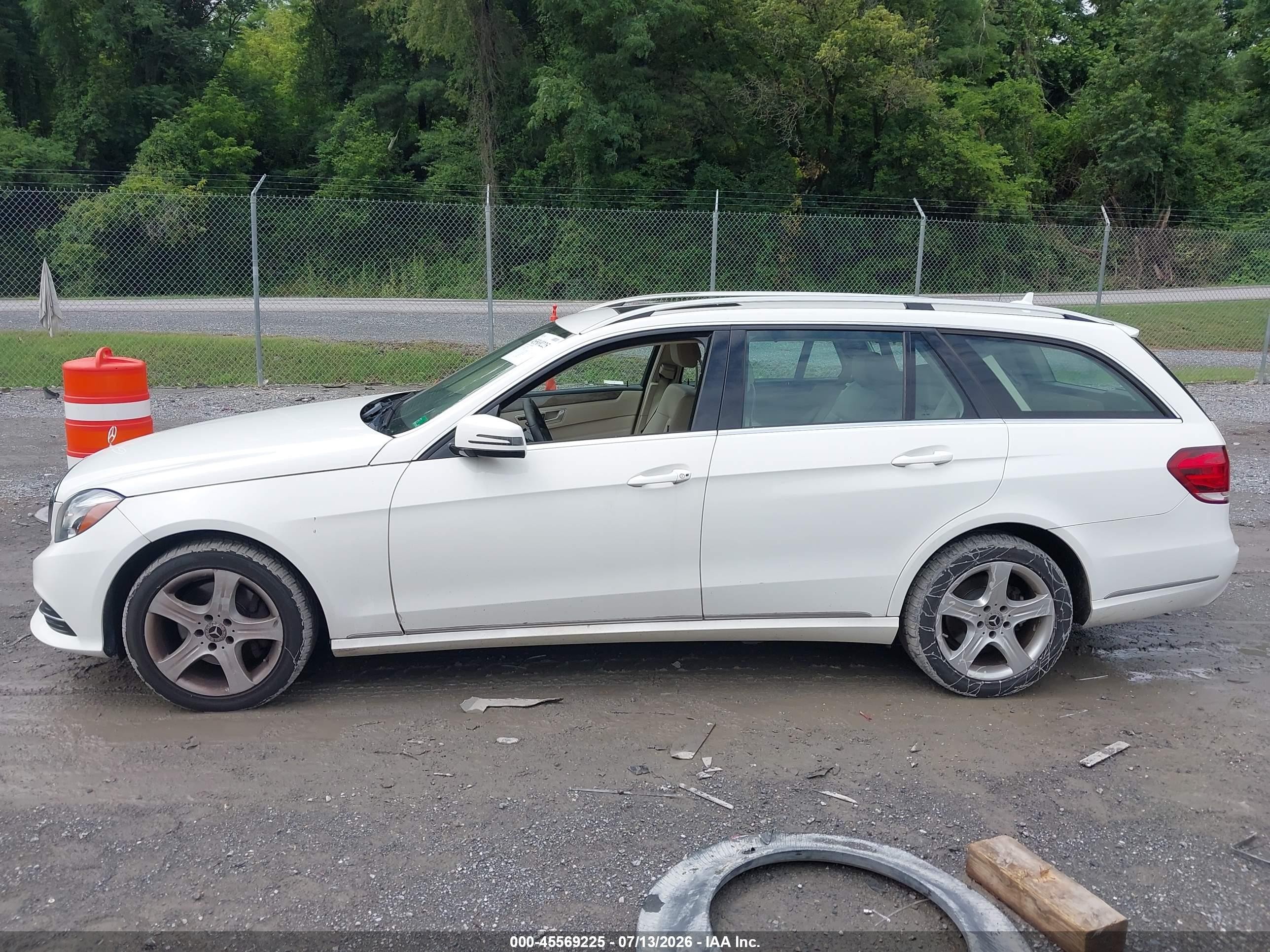 2014 Mercedes-benz E 350 4matic White vin: WDDHH8JB6EA903612