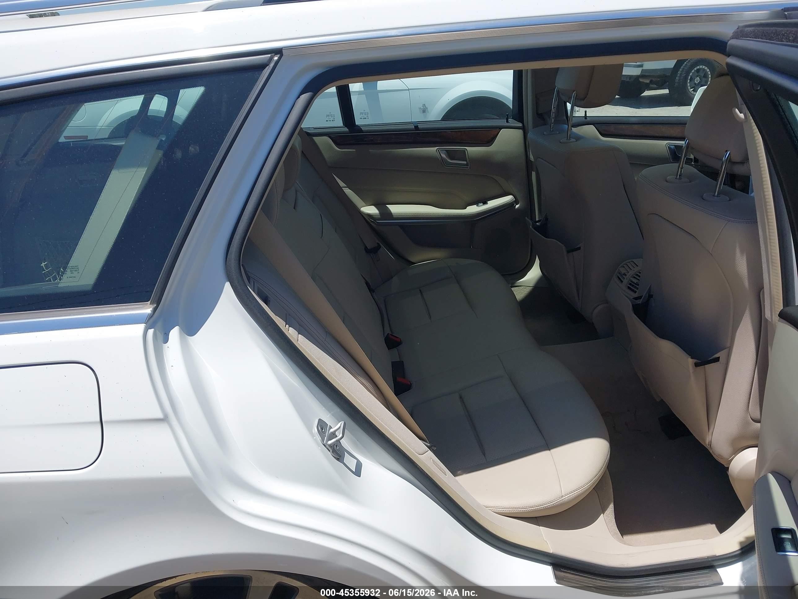 2014 Mercedes-benz E 350 4matic White vin: WDDHH8JB9EA806629