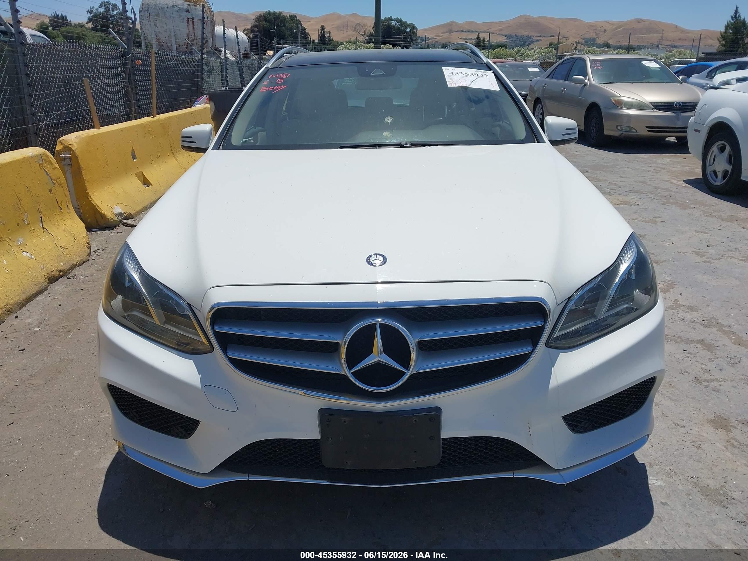 2014 Mercedes-benz E 350 4matic White vin: WDDHH8JB9EA806629
