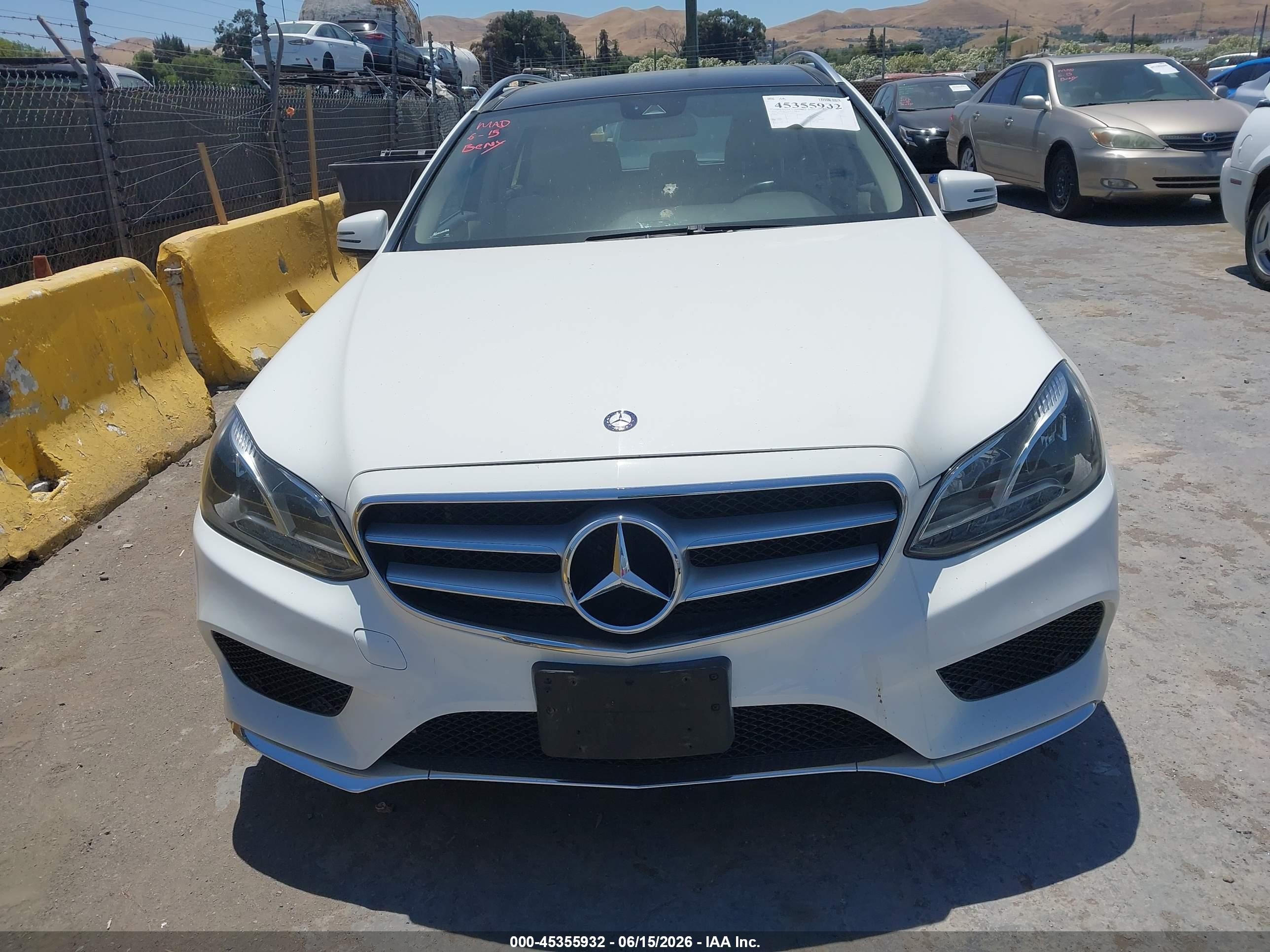 2014 Mercedes-benz E 350 4matic White vin: WDDHH8JB9EA806629