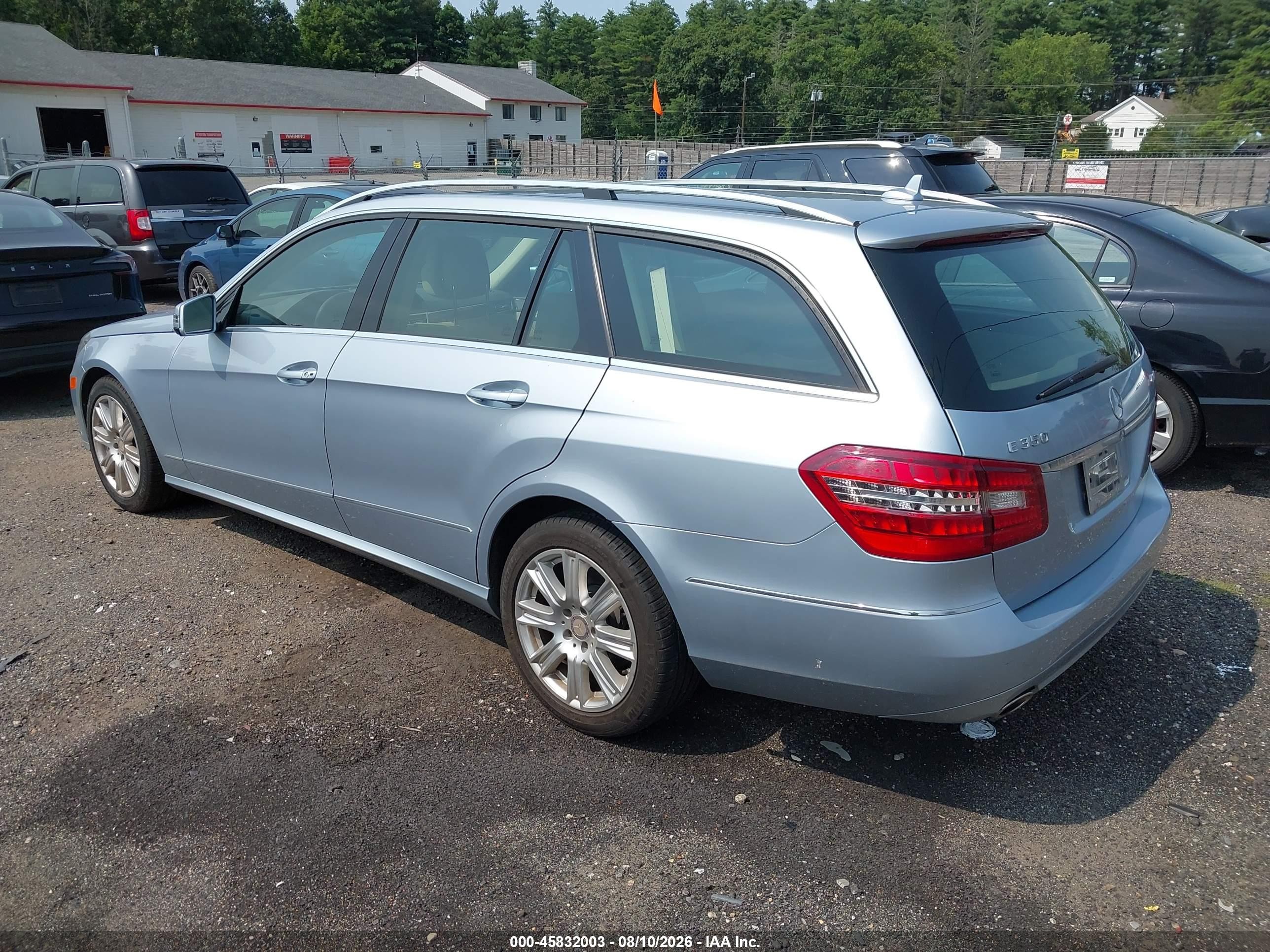 2013 Mercedes-benz E 350 4matic Light Blue vin: WDDHH8JBXDA728151