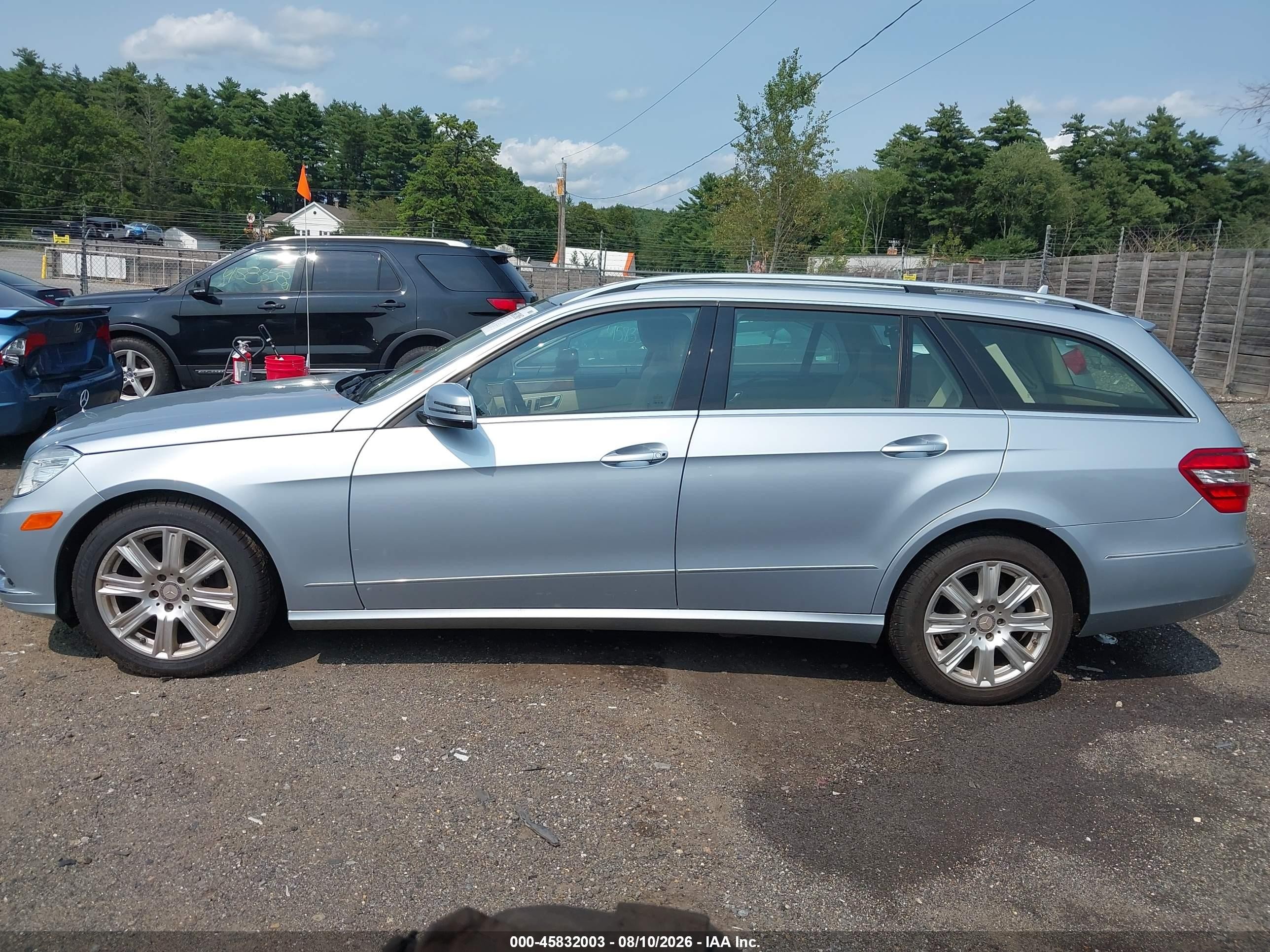 2013 Mercedes-benz E 350 4matic Light Blue vin: WDDHH8JBXDA728151