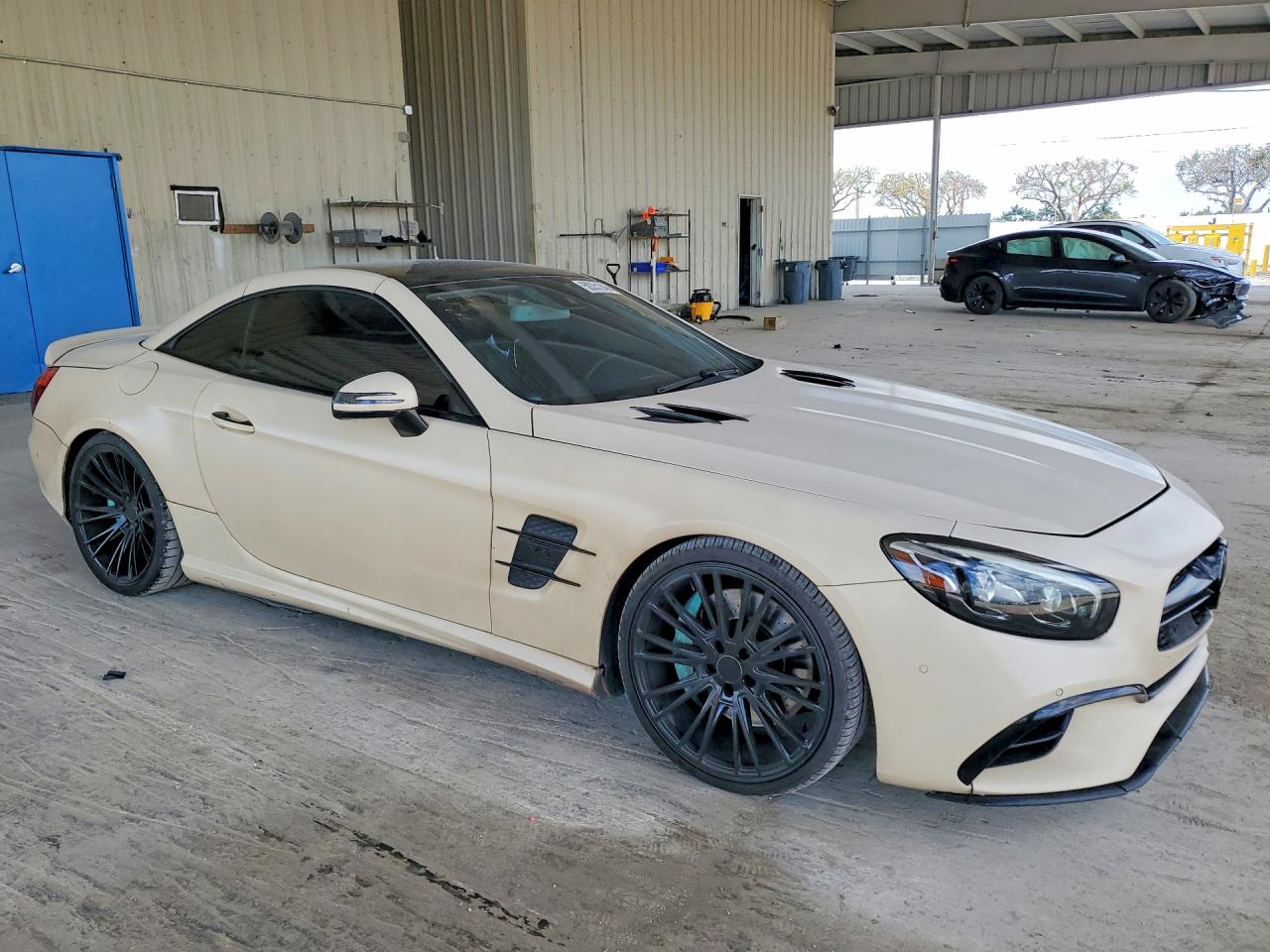 2013 Mercedes-benz Sl 550 Бежевый vin: WDDJK7DA0DF000826