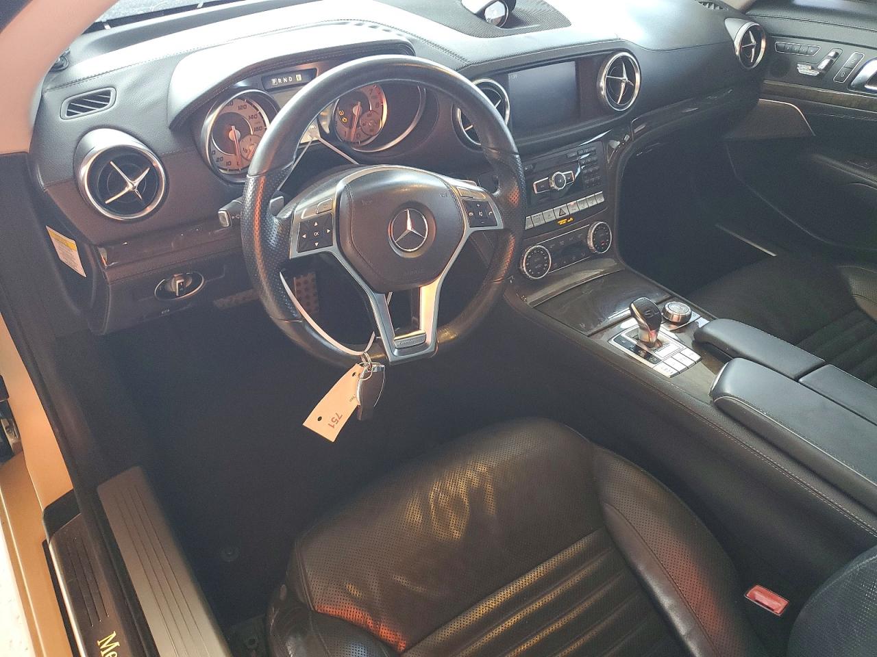 2013 Mercedes-benz Sl 550 Бежевый vin: WDDJK7DA0DF000826