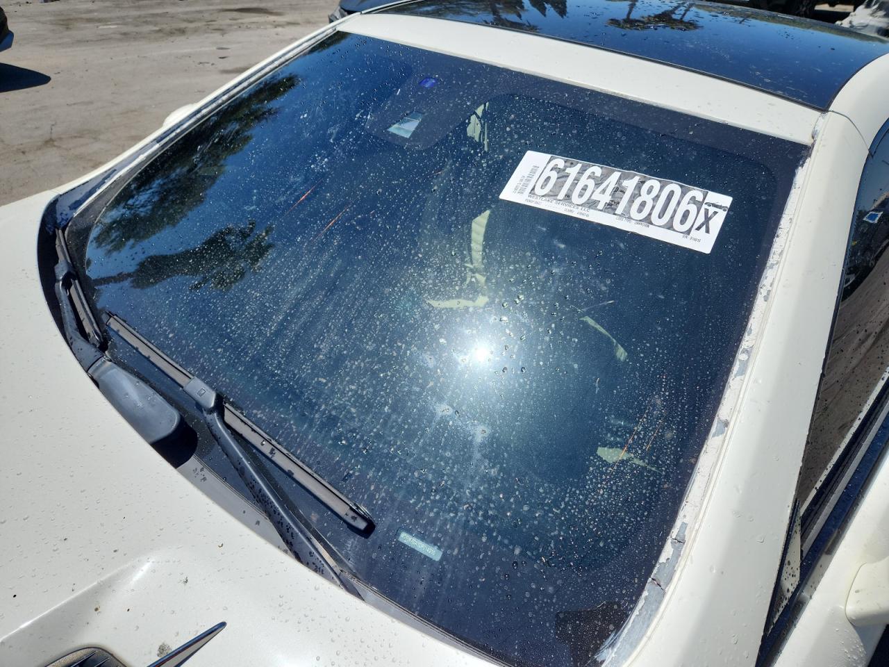 2013 Mercedes-benz Sl 550 White vin: WDDJK7DA1DF014010 Damage: Windshield, Broken, Replacement Required