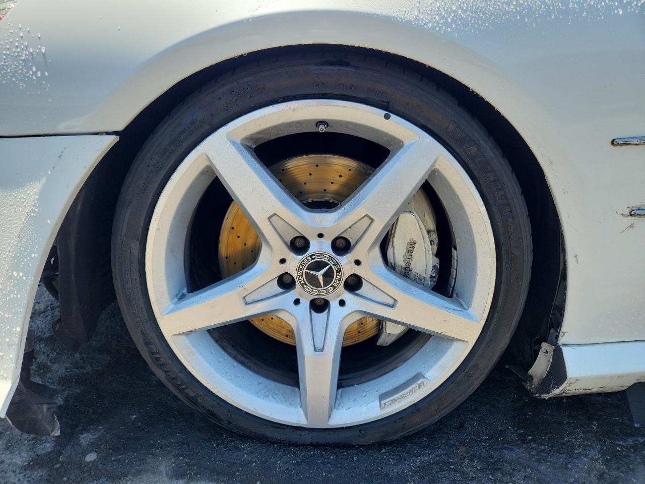 2013 Mercedes-benz Sl 550 White vin: WDDJK7DA1DF014010 Damage: Left Front Wheel, Curb Rash, > 12 Inches