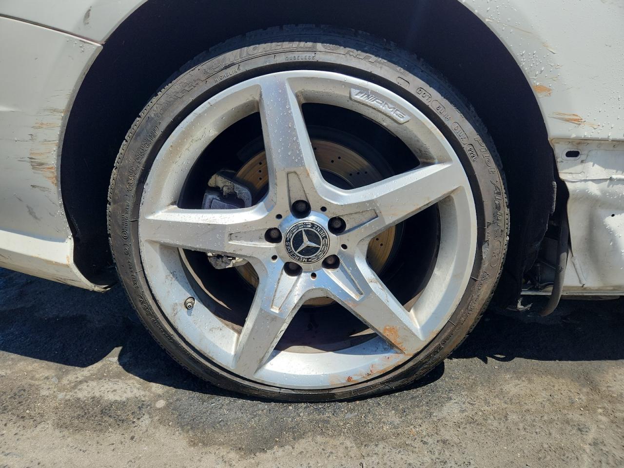 2013 Mercedes-benz Sl 550 White vin: WDDJK7DA1DF014010 Damage: Right Rear Wheel, Curb Rash, > 12 Inches