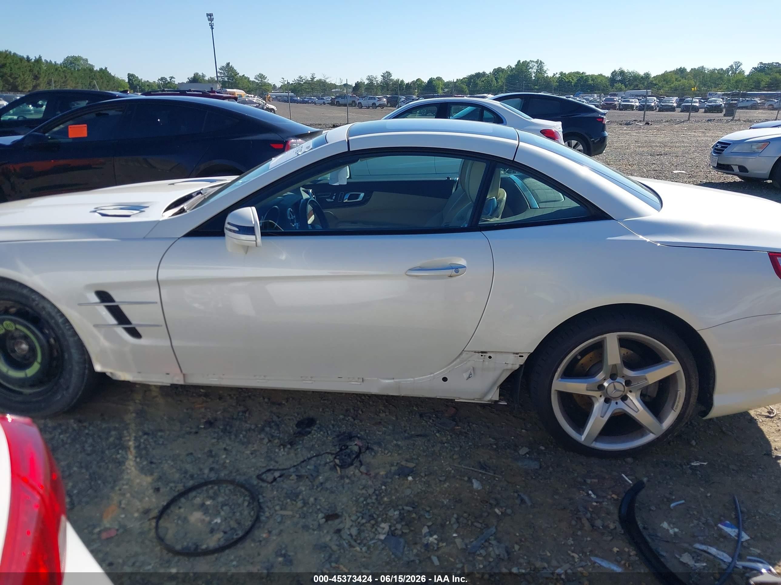 2015 Mercedes-benz Sl 550 Белый vin: WDDJK7DA1FF037094