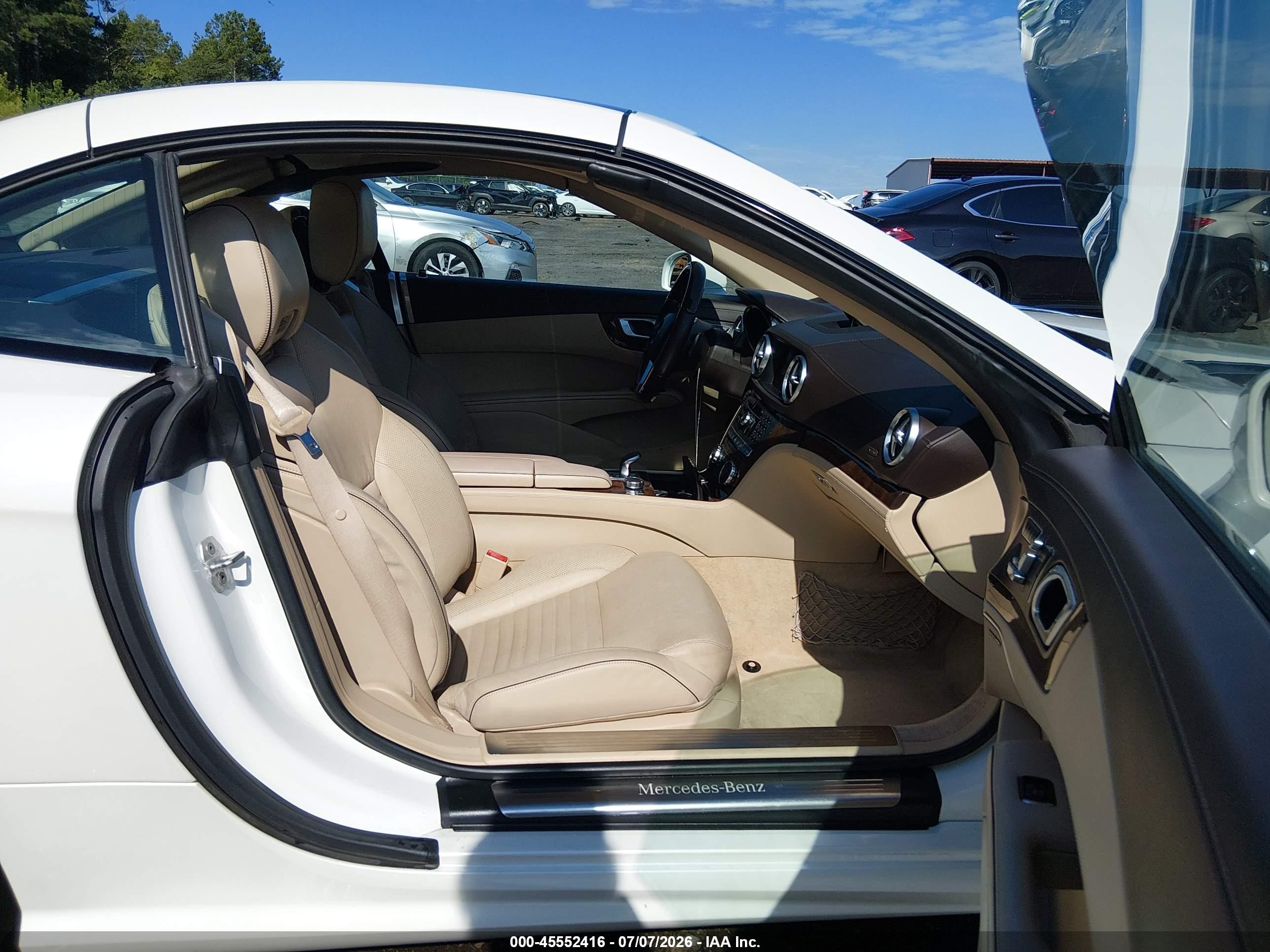 2014 Mercedes-benz Sl 550   Белый vin: WDDJK7DA2EF023669