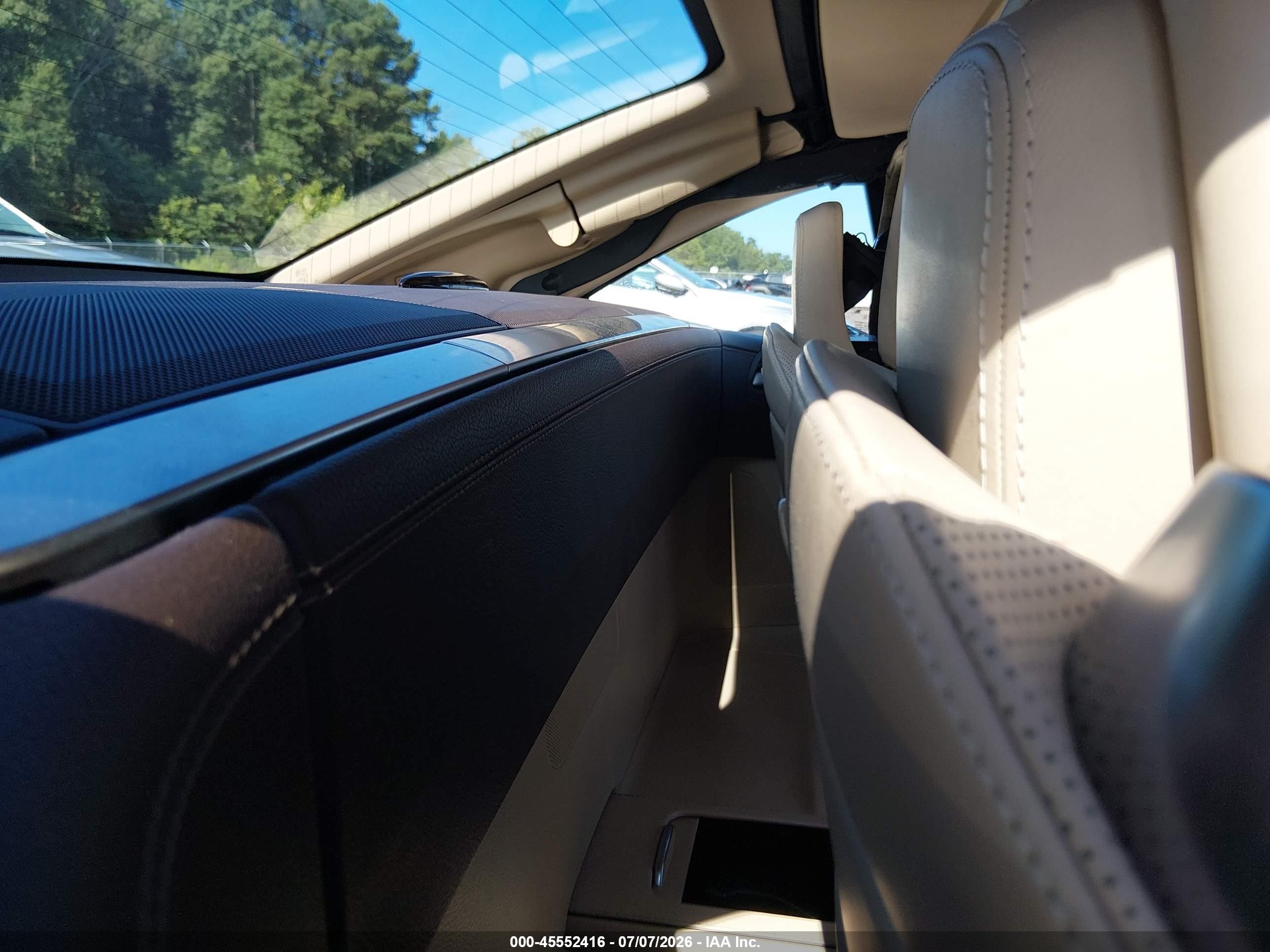 2014 Mercedes-benz Sl 550   Белый vin: WDDJK7DA2EF023669