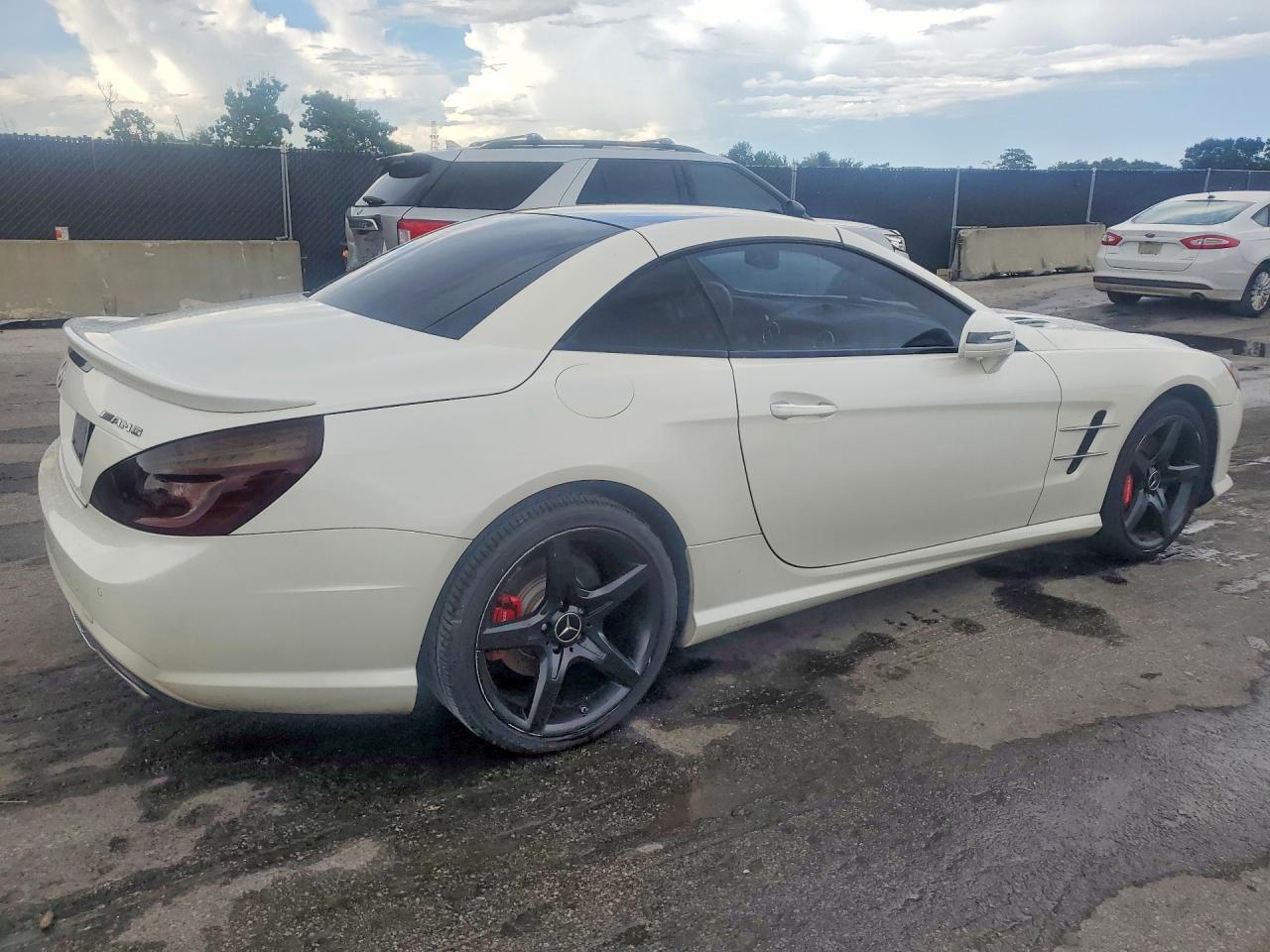 2013 Mercedes-benz Sl 550 White vin: WDDJK7DA4DF020724