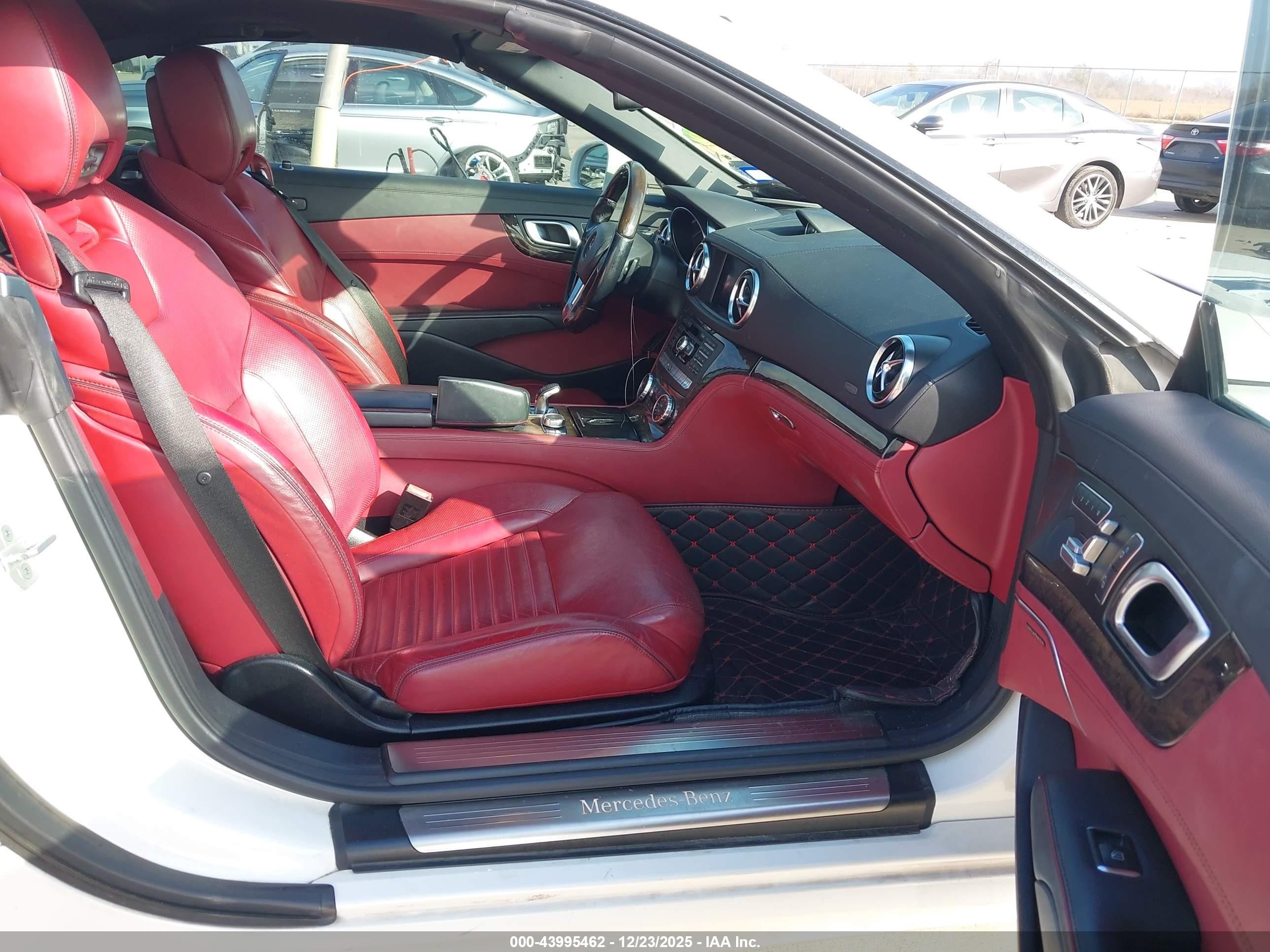 2014 Mercedes-benz Sl 550   White vin: WDDJK7DA4EF024144