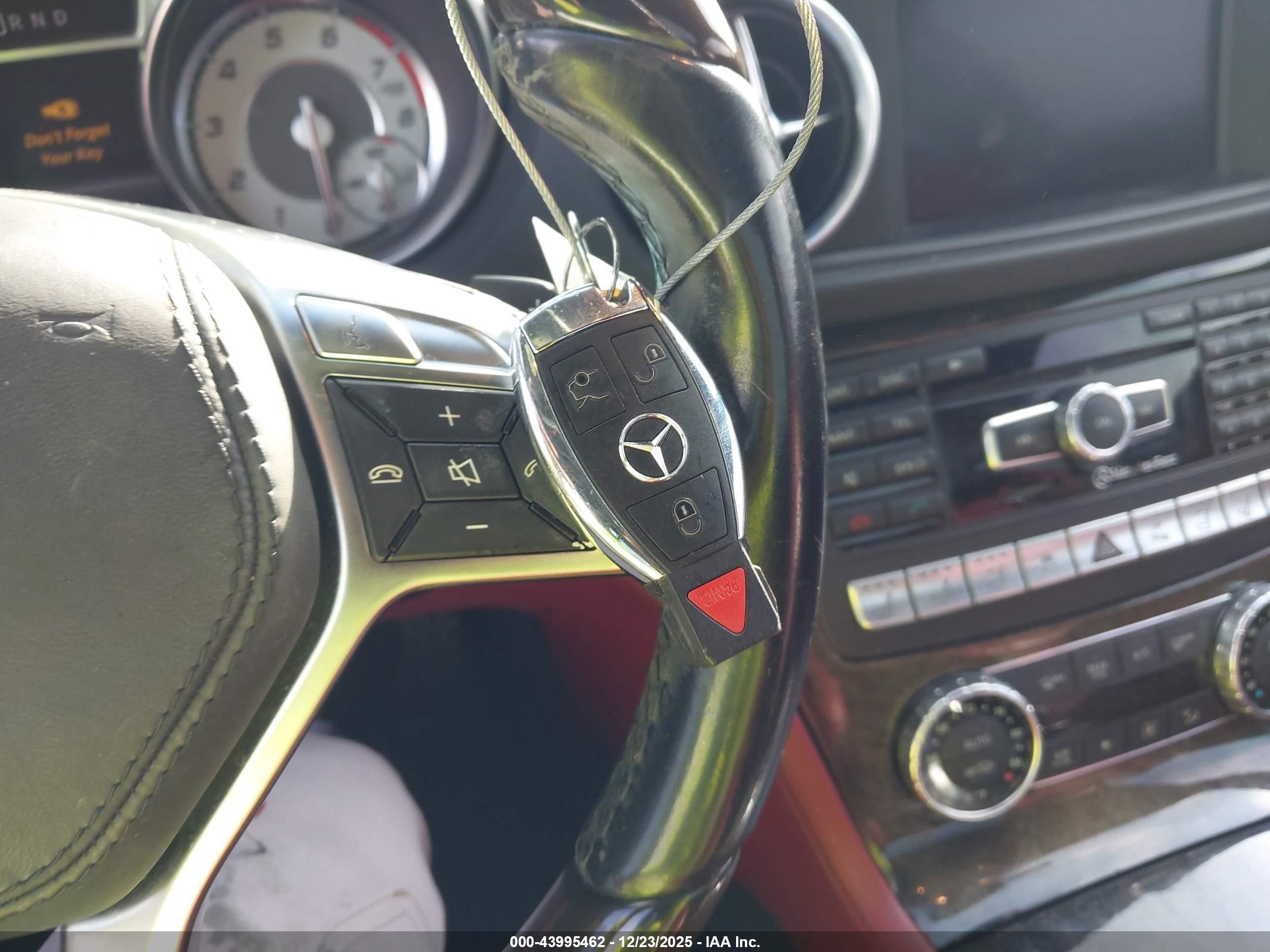 2014 Mercedes-benz Sl 550   White vin: WDDJK7DA4EF024144