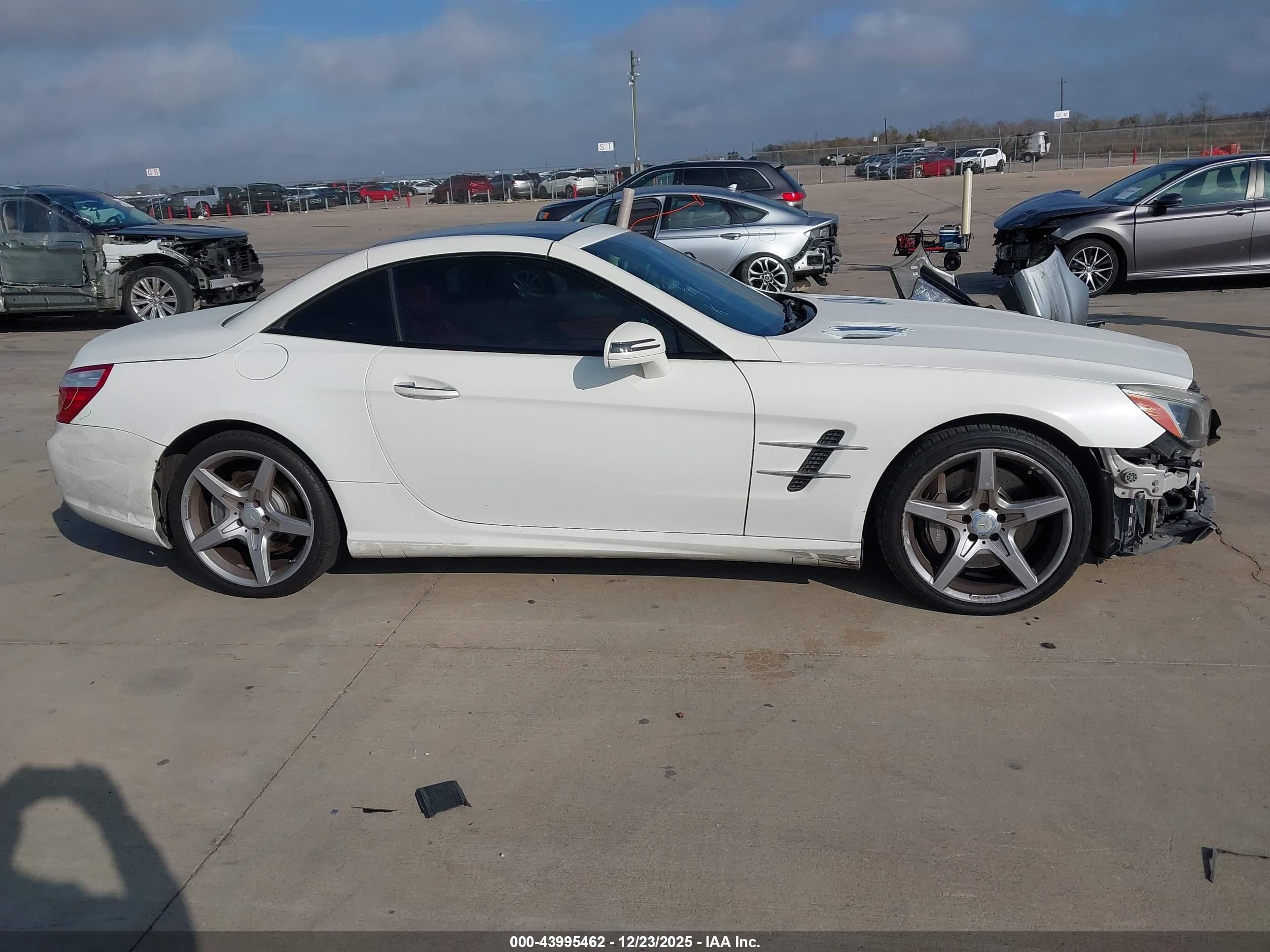 2014 Mercedes-benz Sl 550   White vin: WDDJK7DA4EF024144