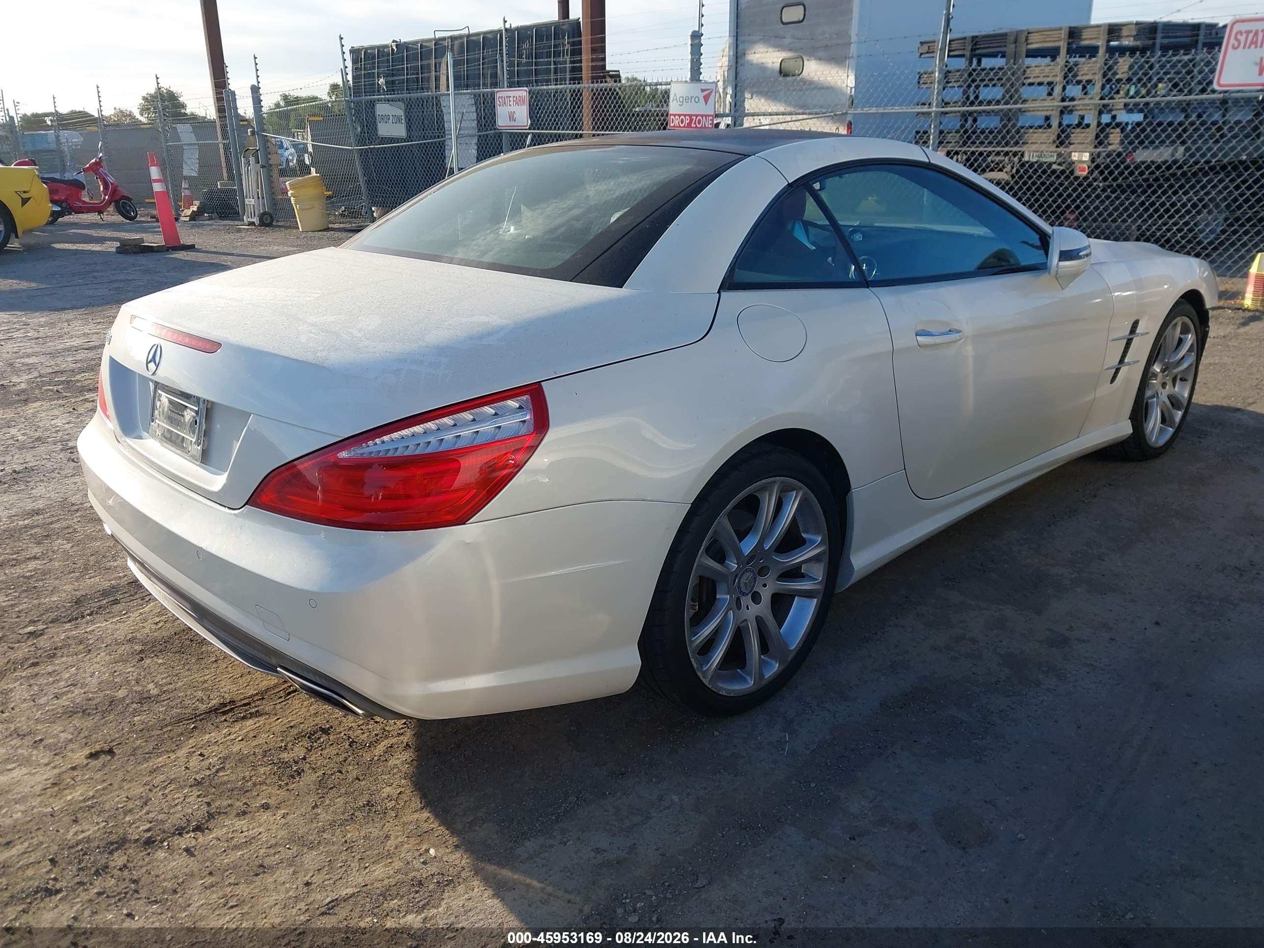 2013 Mercedes-benz Sl 550   Белый vin: WDDJK7DA5DF009988