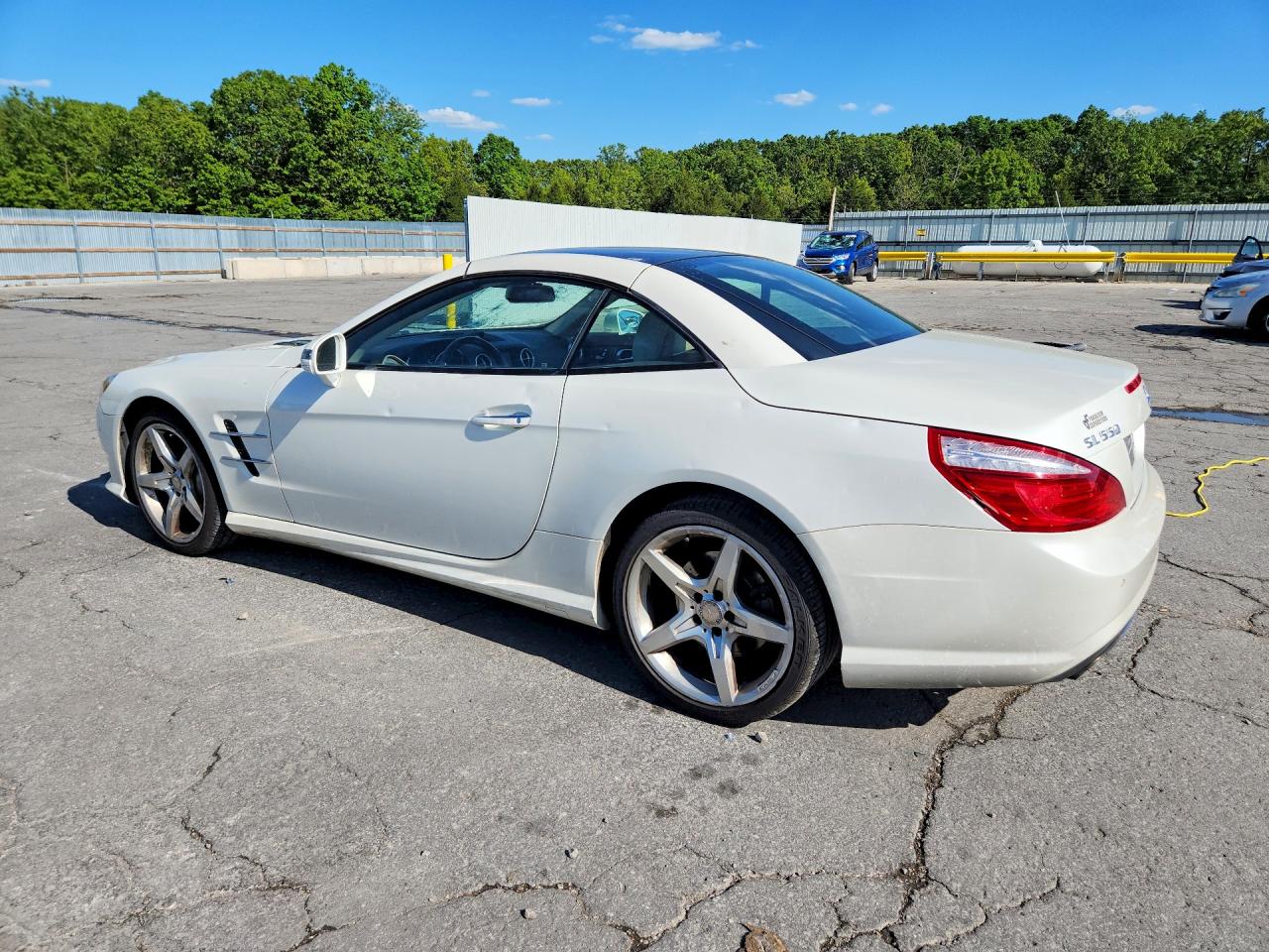 2013 Mercedes-benz Sl 550 White vin: WDDJK7DA6DF008414