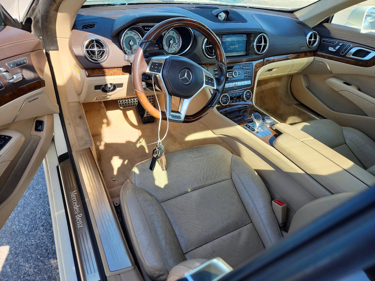 2013 Mercedes-benz Sl 550 White vin: WDDJK7DA6DF008414