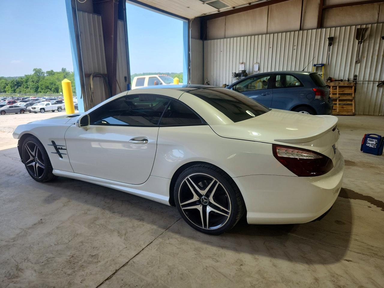 2013 Mercedes-benz Sl 550 Белый vin: WDDJK7DAXDF011915