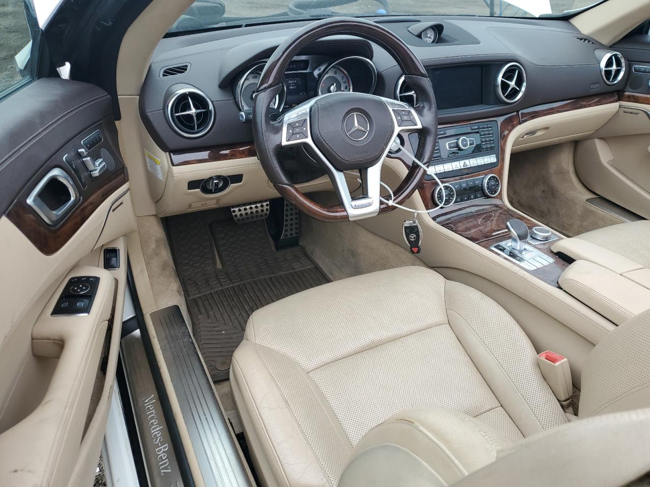 2014 Mercedes-benz Sl 550 White vin: WDDJK7DAXEF024178