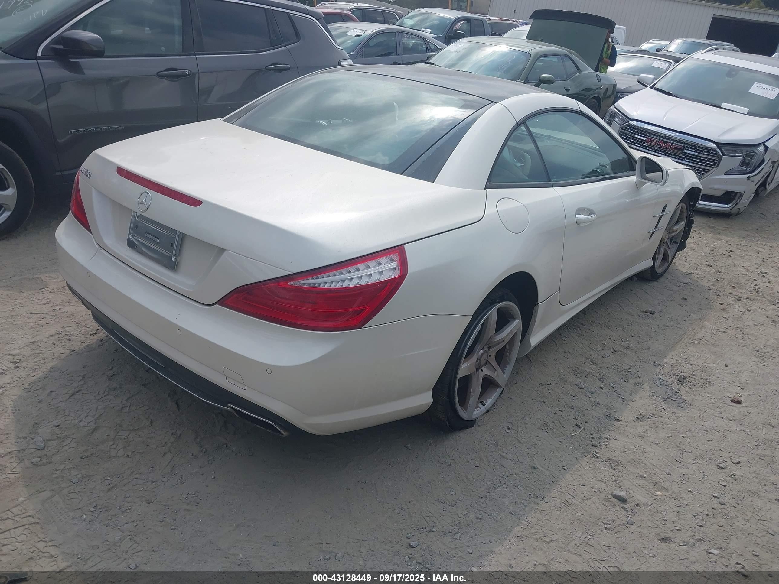 2015 Mercedes-benz Sl 550 Белый vin: WDDJK7DAXFF030936