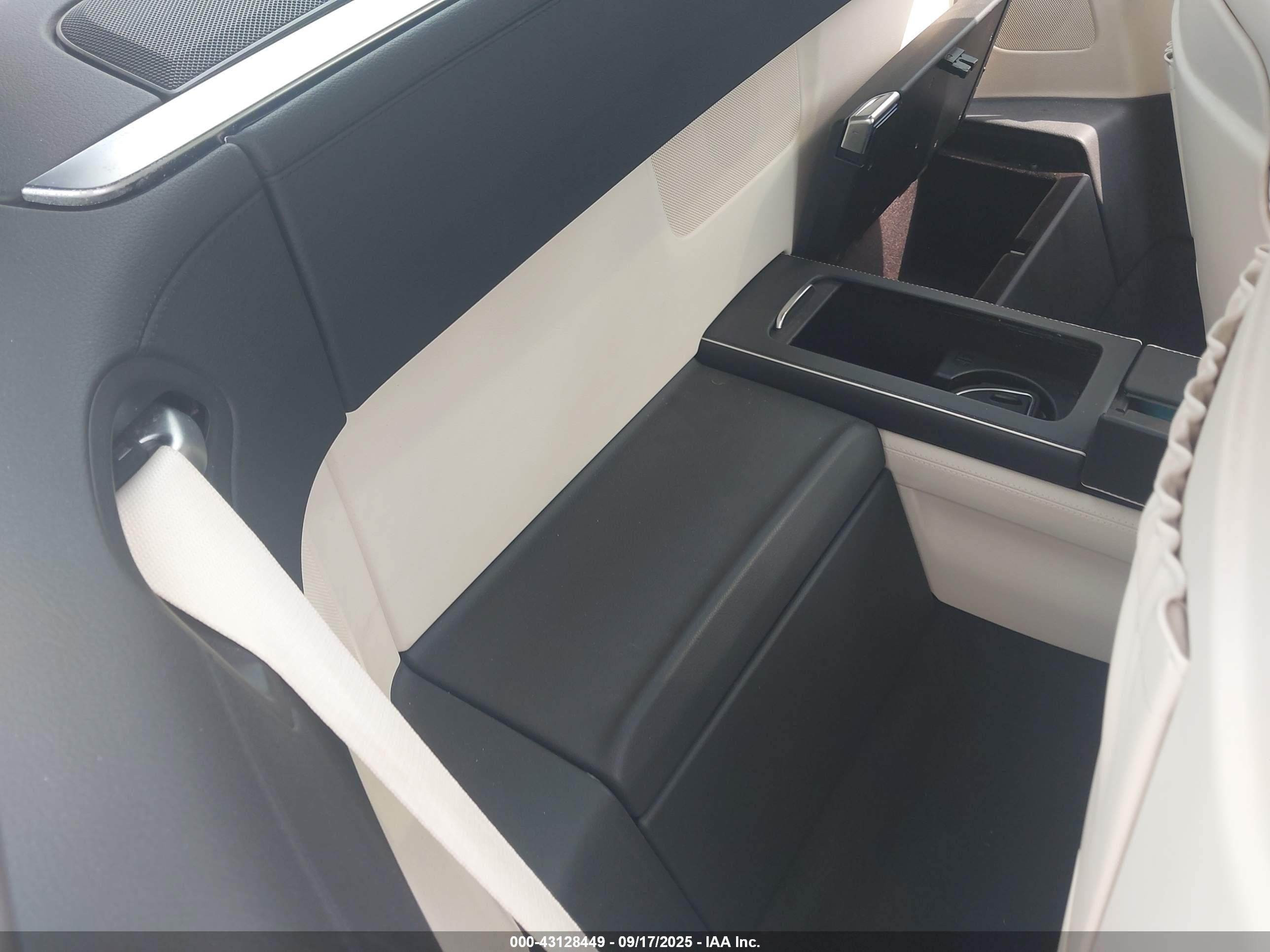 2015 Mercedes-benz Sl 550 Белый vin: WDDJK7DAXFF030936