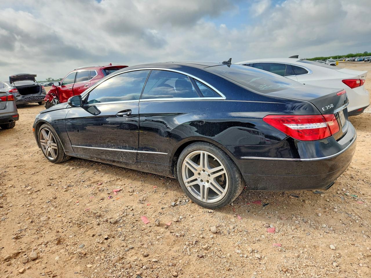2010 Mercedes-benz E 350 Черный vin: WDDKJ5GB2AF008602